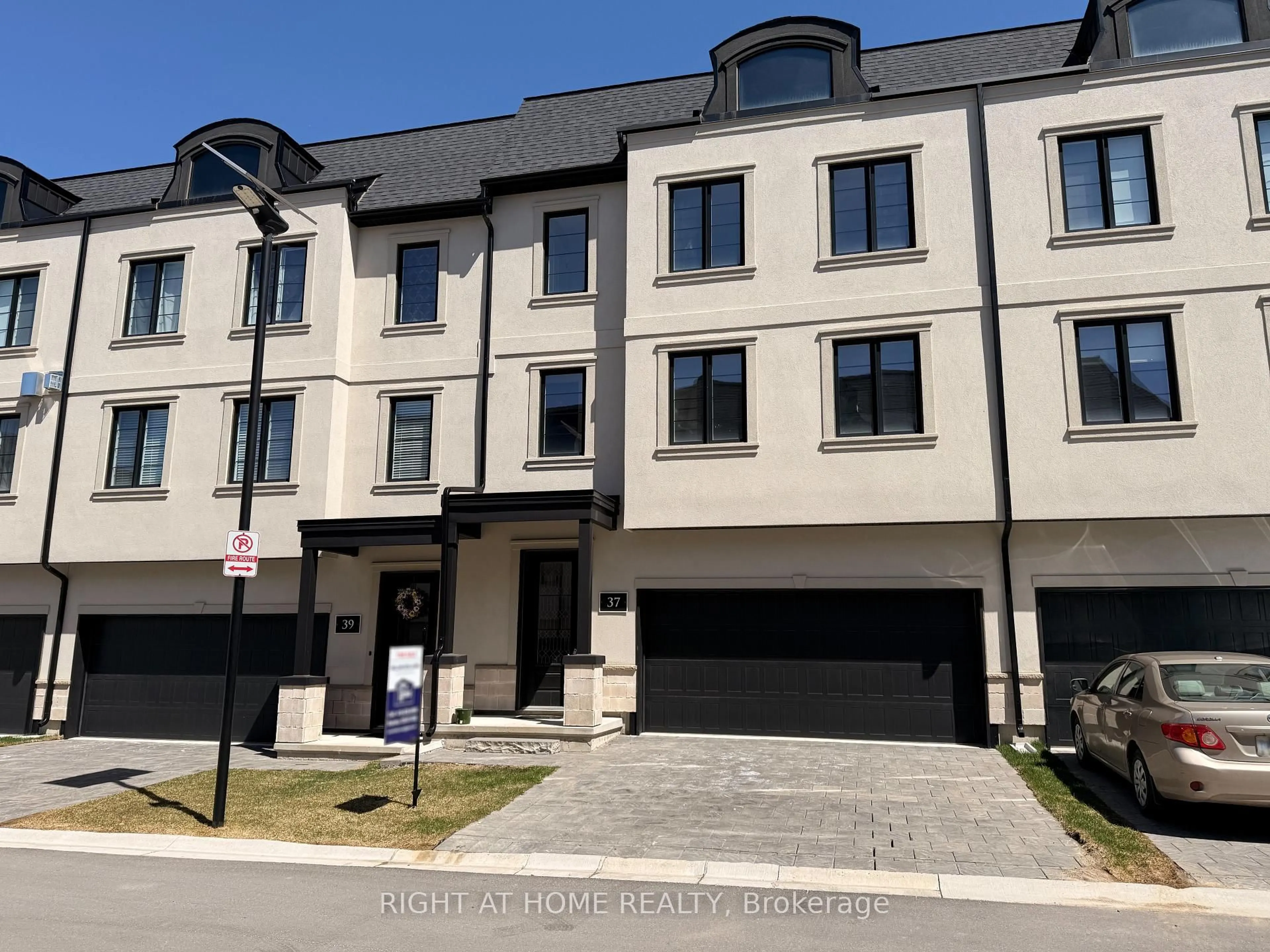 A pic from outside/outdoor area/front of a property/back of a property/a pic from drone, street for 435 Callaway Rd #37, London North Ontario N6G 2N1