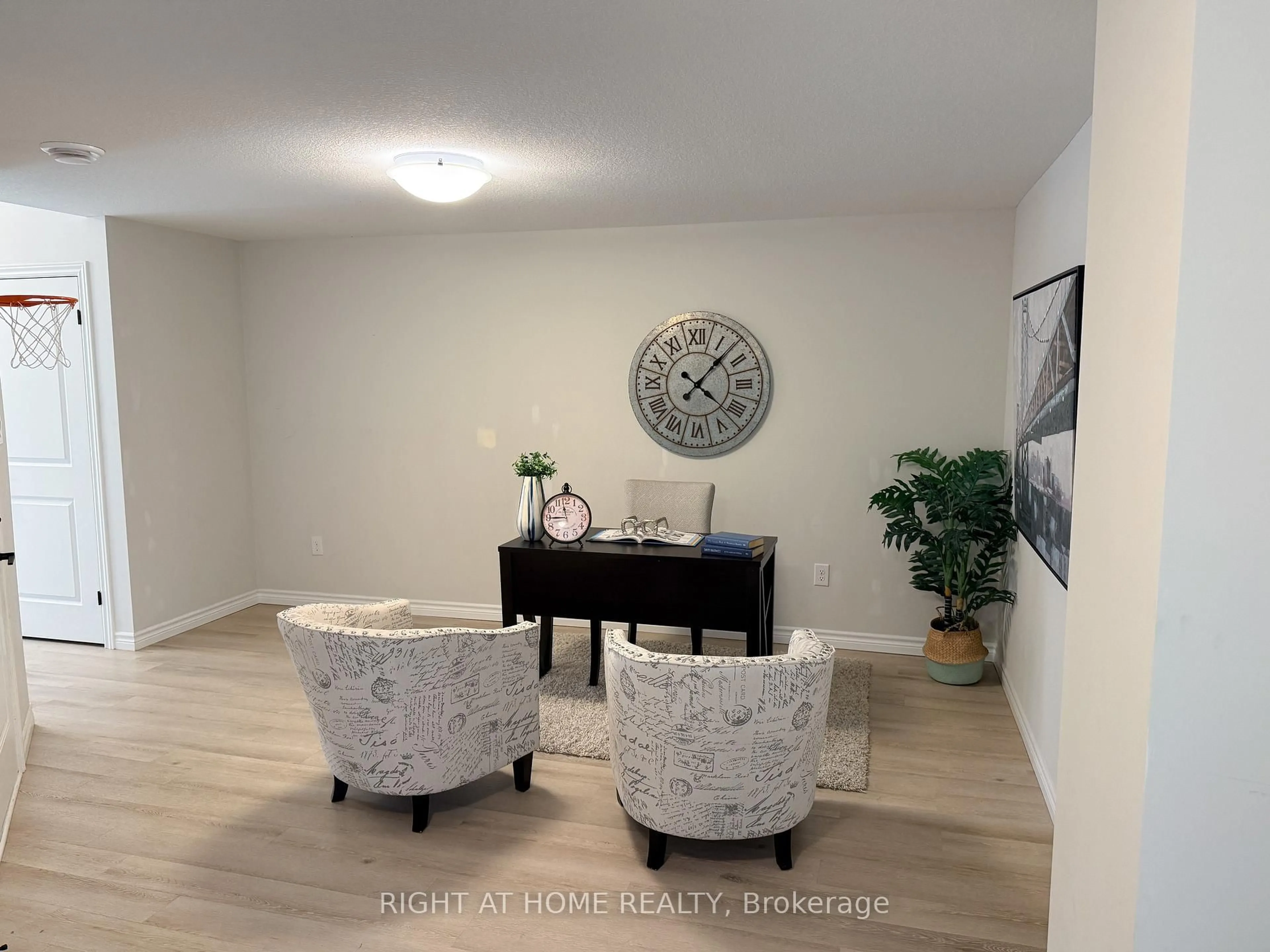 Unknown for 435 Callaway Rd #37, London North Ontario N6G 2N1