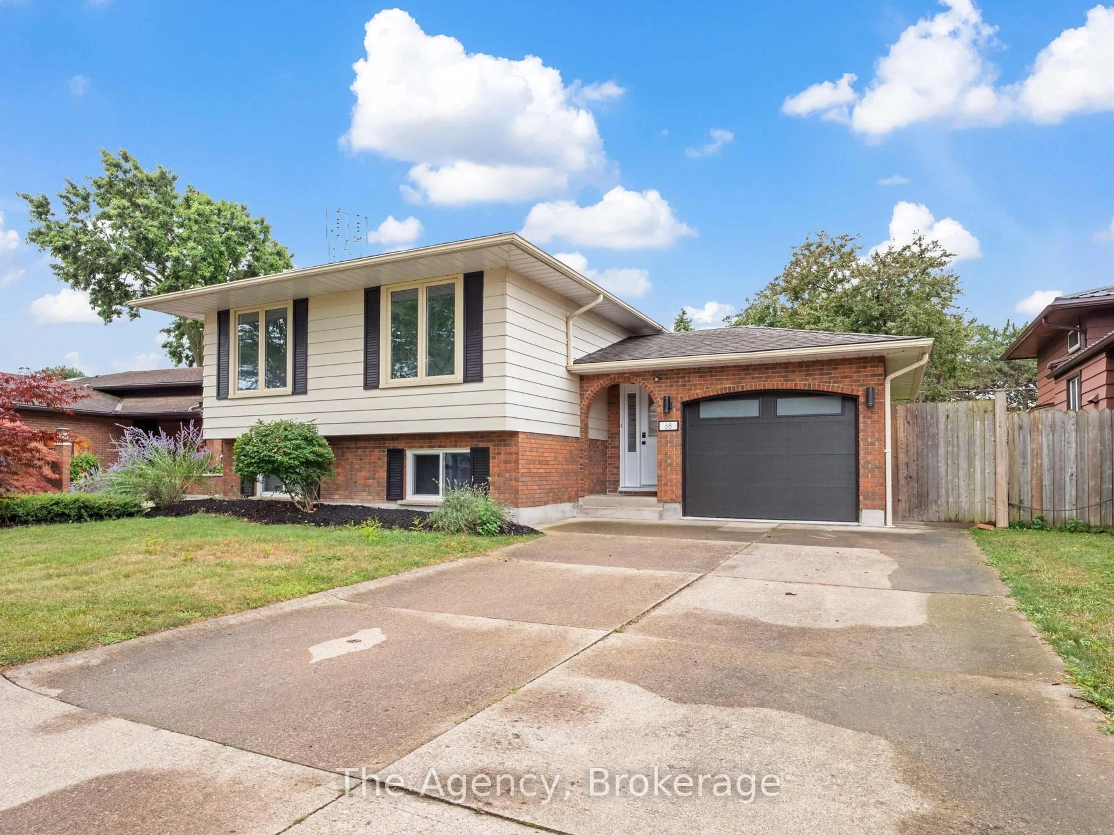 Home with brick exterior material, street for 68 Ziraldo Rd, St. Catharines Ontario L2N 6T1