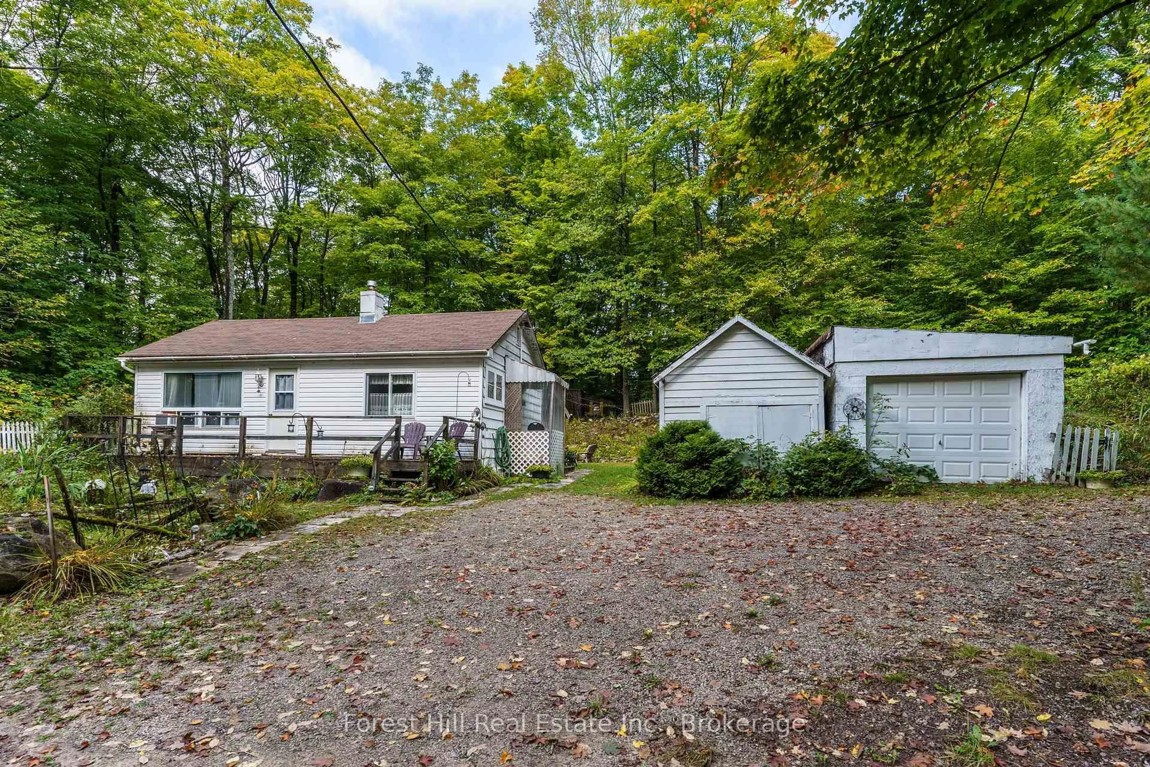 A pic from outside/outdoor area/front of a property/back of a property/a pic from drone, street for 1041 Longline Lake Rd, Lake of Bays Ontario P0A 1E0