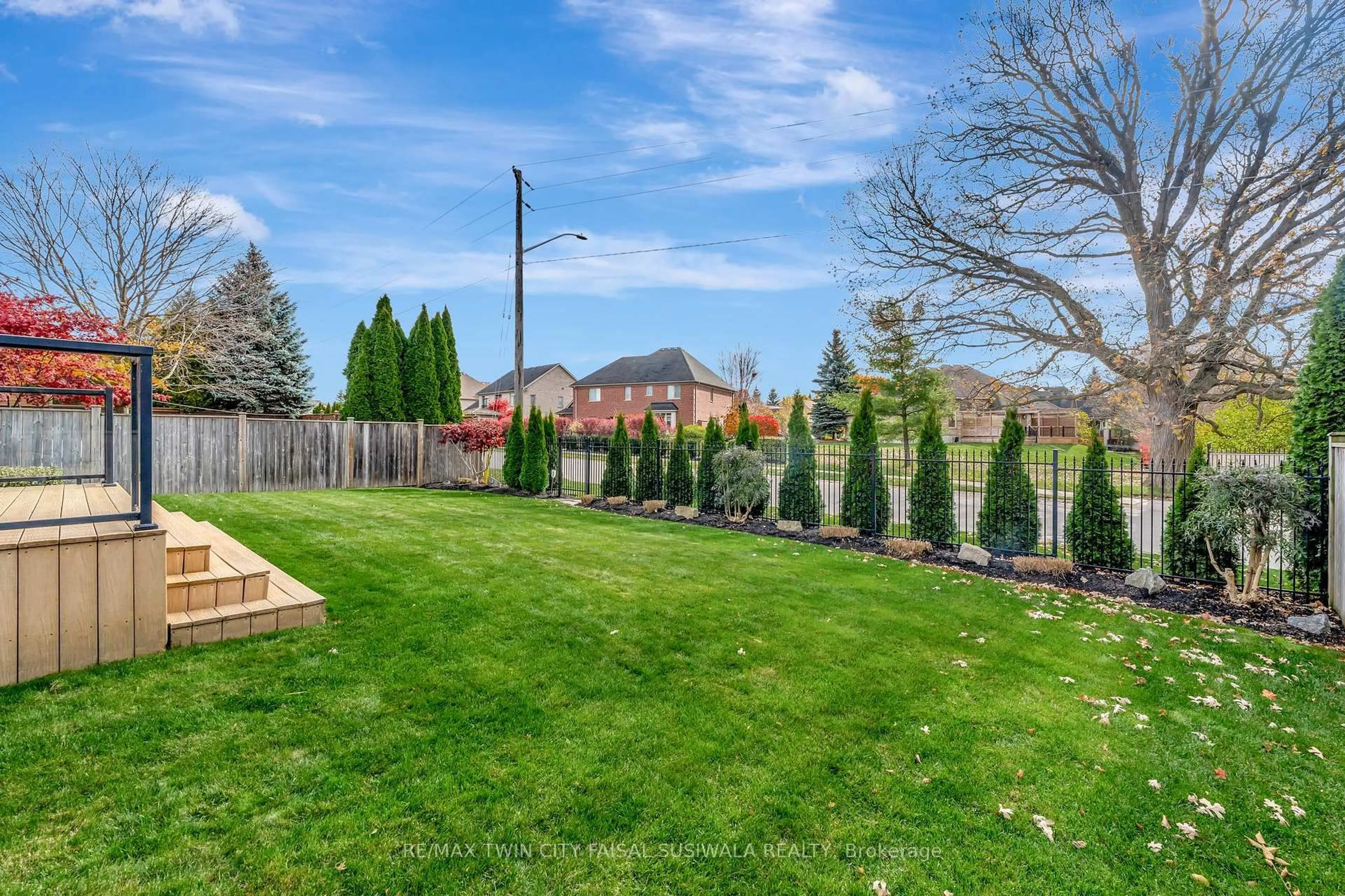 Patio, unknown for 31 Pioneer Tower Cres, Kitchener Ontario N2P 2L2