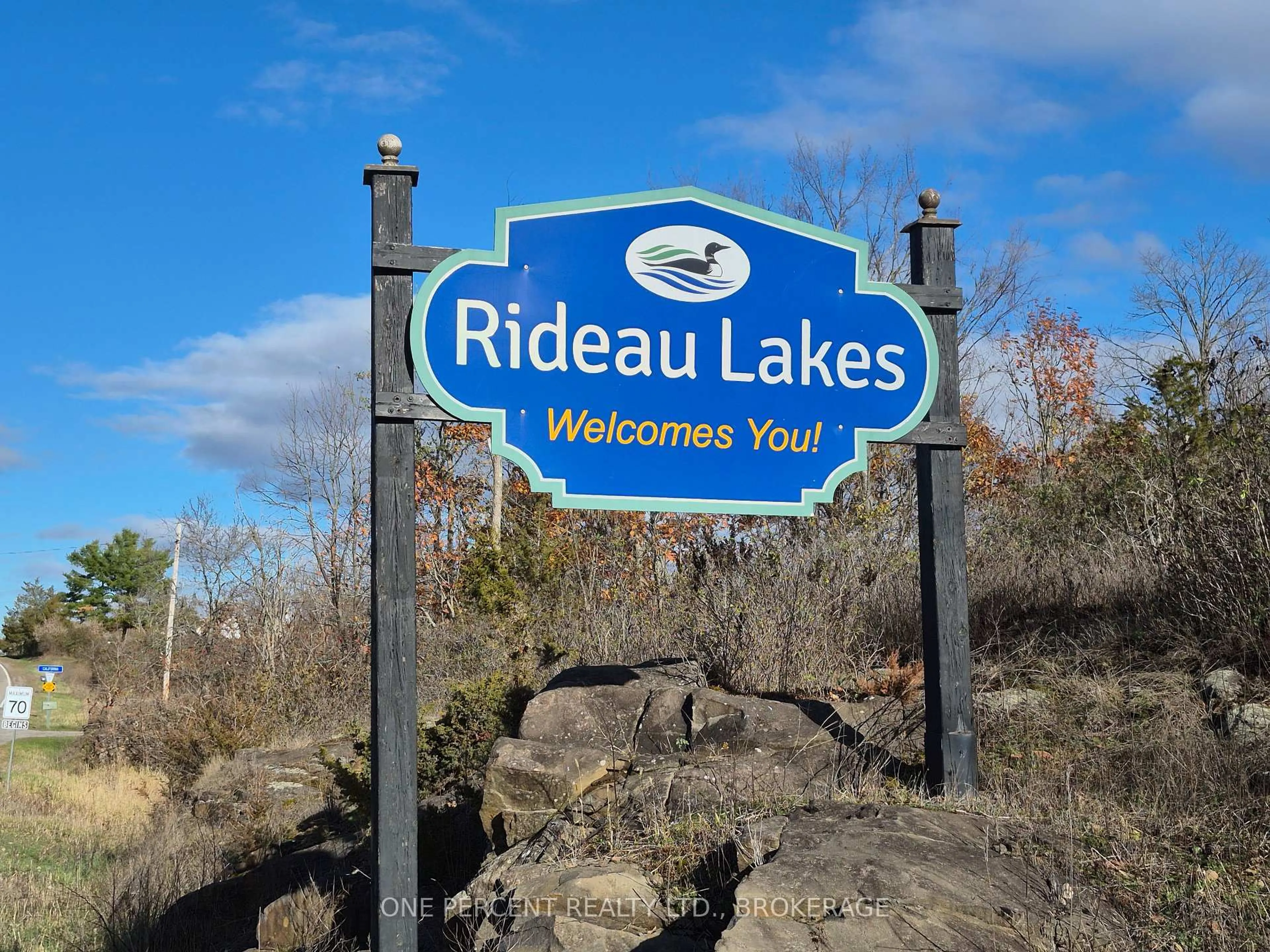 Indoor entryway for 368 Troy Lake Rd, Rideau Lakes Ontario K0G 1E0