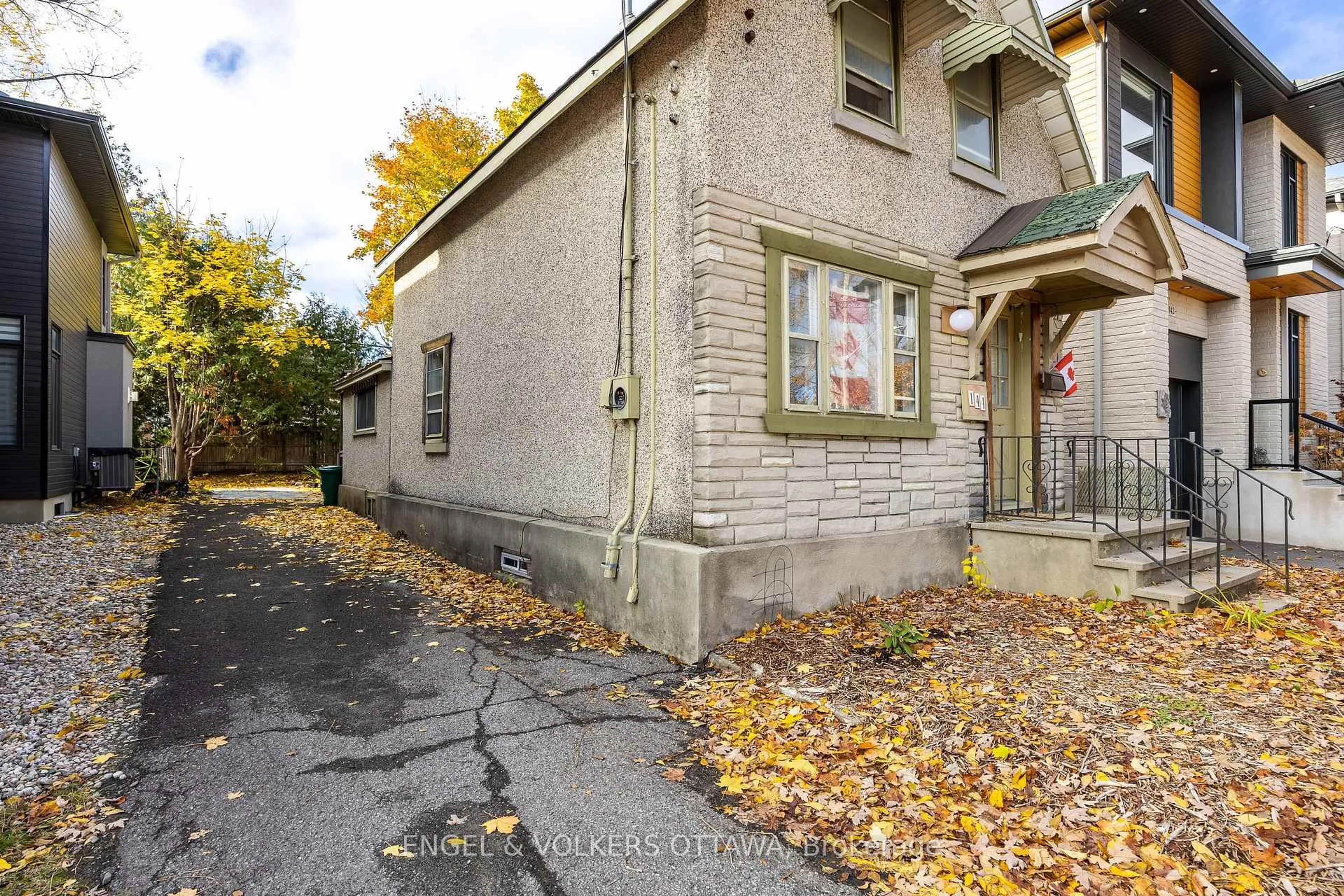 Unknown for 144 Glenora St, Ottawa Ontario K1S 1J5