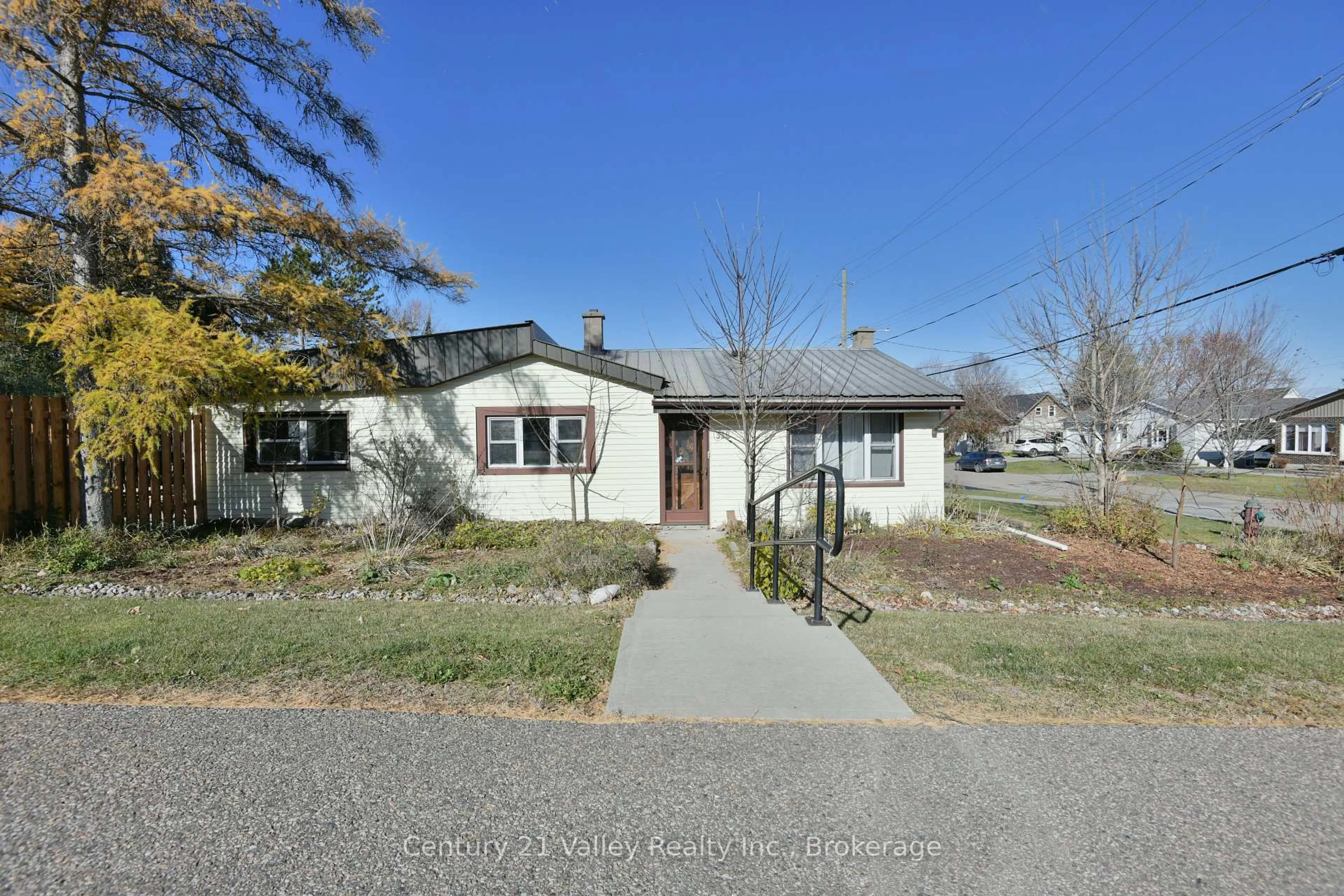 Home with brick exterior material, street for 338 Barnet Blvd, Renfrew Ontario K7V 2M7