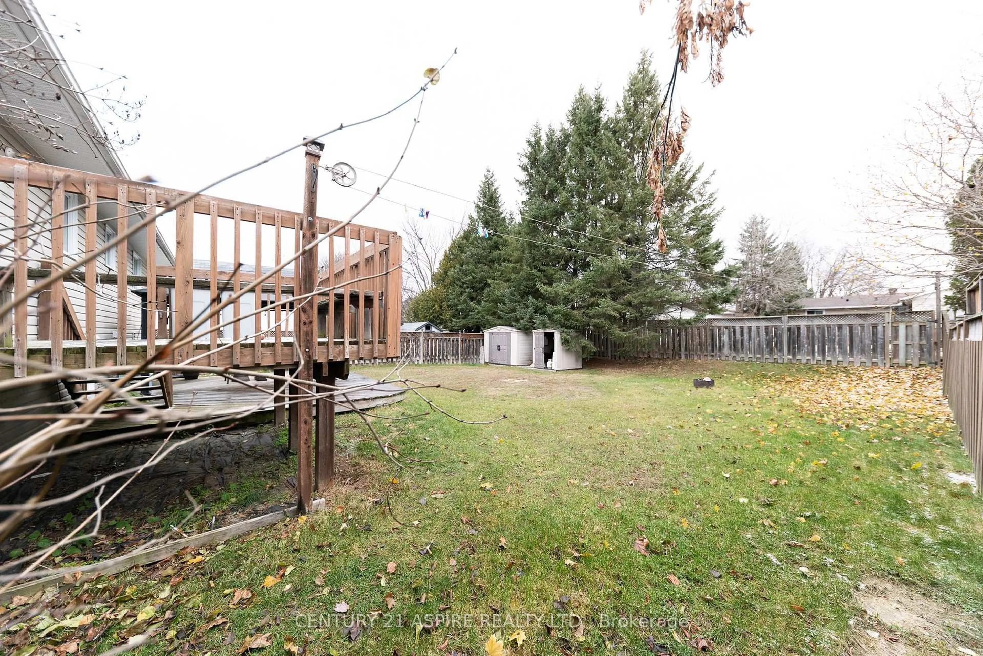 Patio, forest/trees view for 20 Briarwood Dr, Petawawa Ontario K8H 3N8