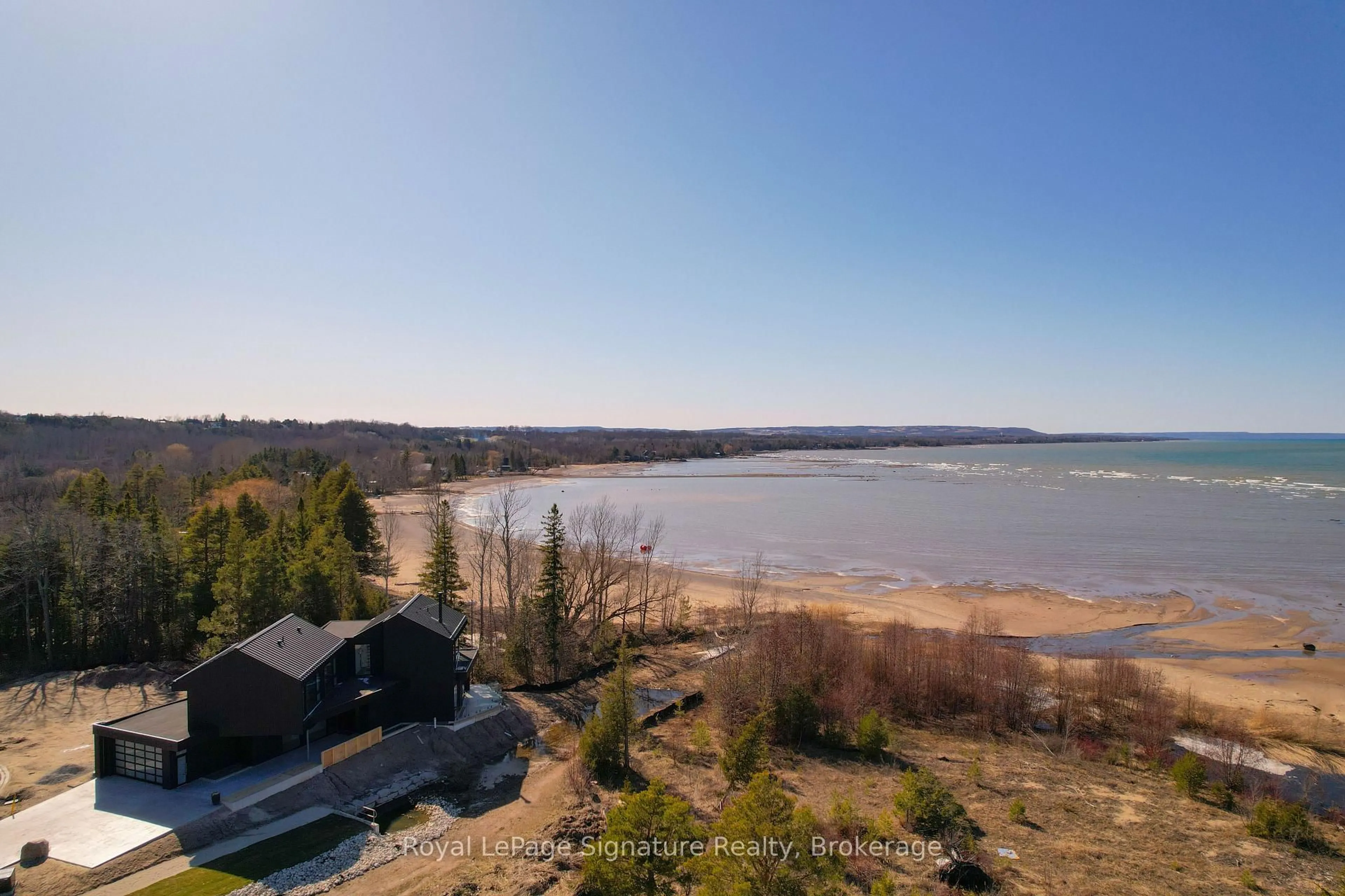 A pic from outside/outdoor area/front of a property/back of a property/a pic from drone, water/lake/river/ocean view for 120 Sebastian St, Blue Mountains Ontario N0H 1J0