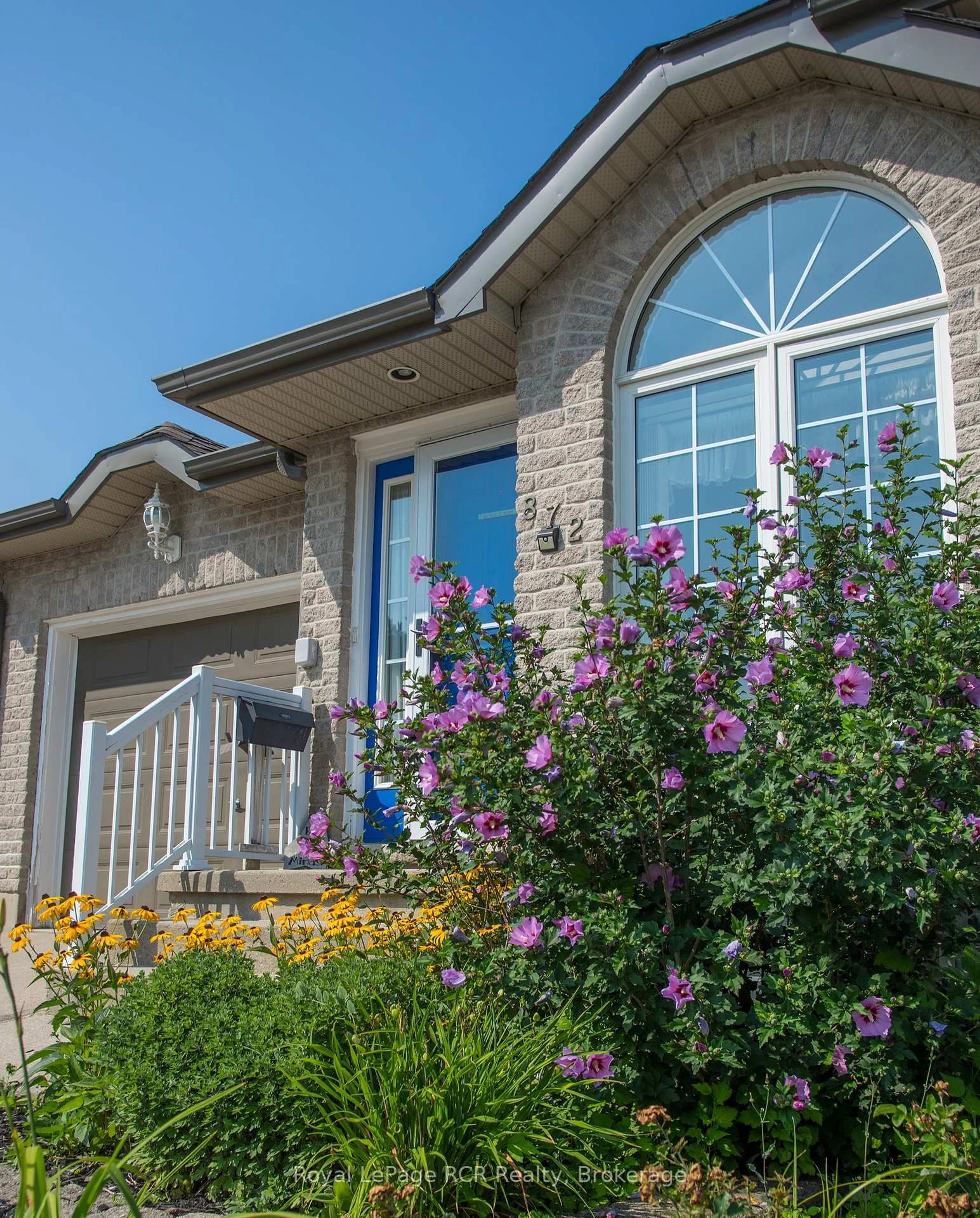 Home with vinyl exterior material, unknown for 872 9TH A East Ave, Owen Sound Ontario N4K 6Y6