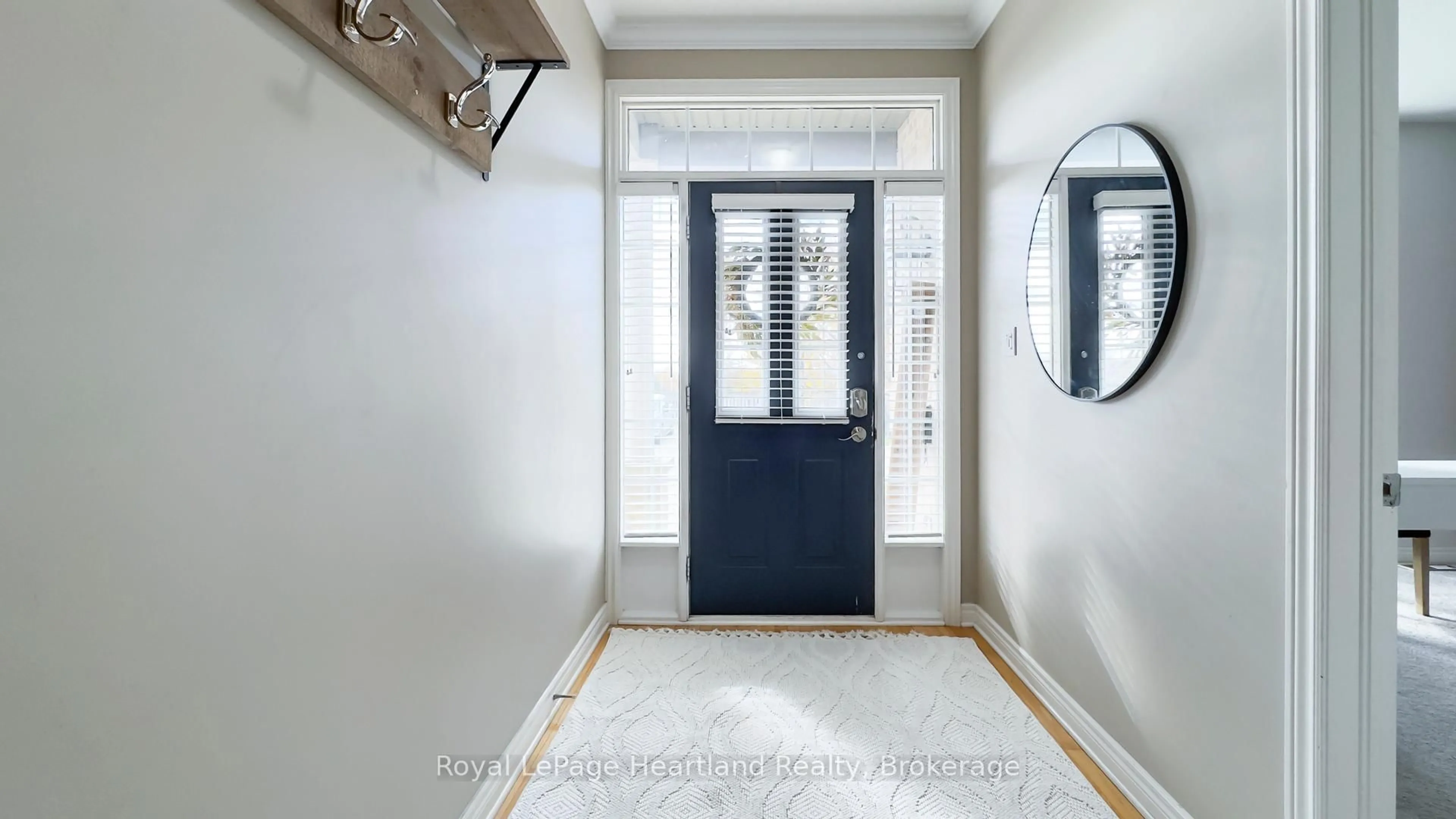 Indoor foyer for 575 Mcgarrell Pl #2, London North Ontario N6G 5L3