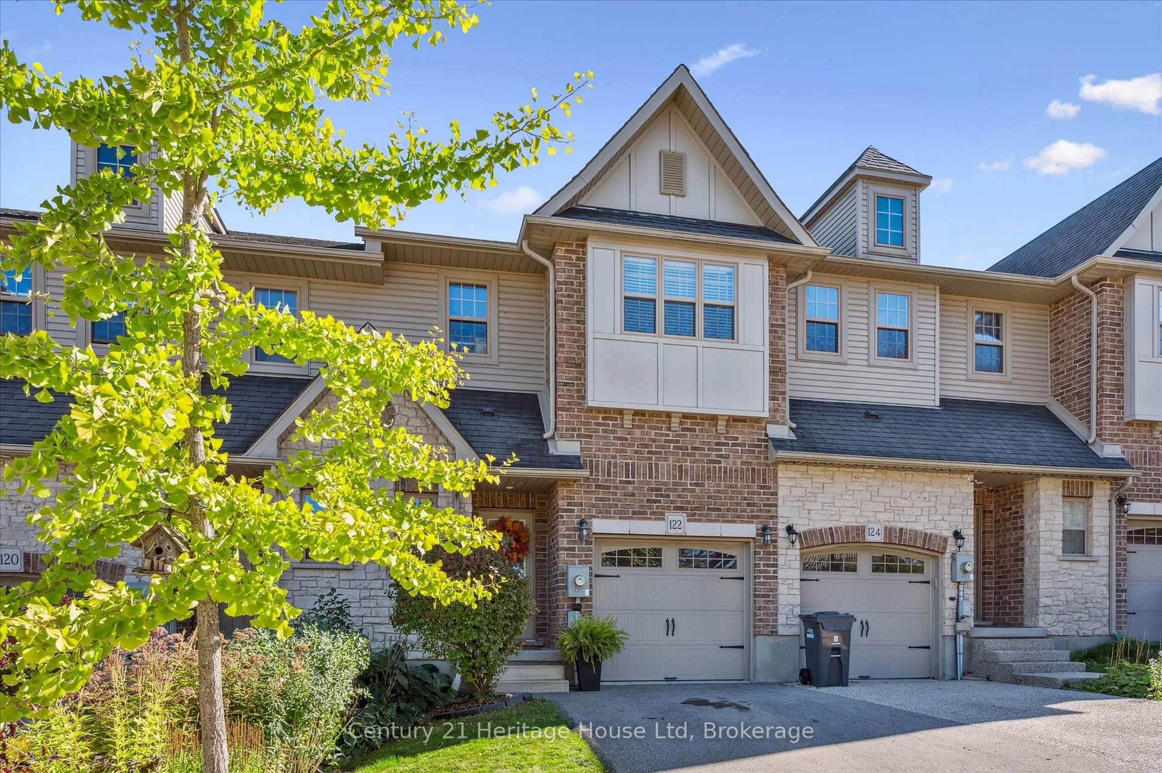 Home with brick exterior material, street for 122 Creighton Ave, Guelph Ontario N1E 0H8