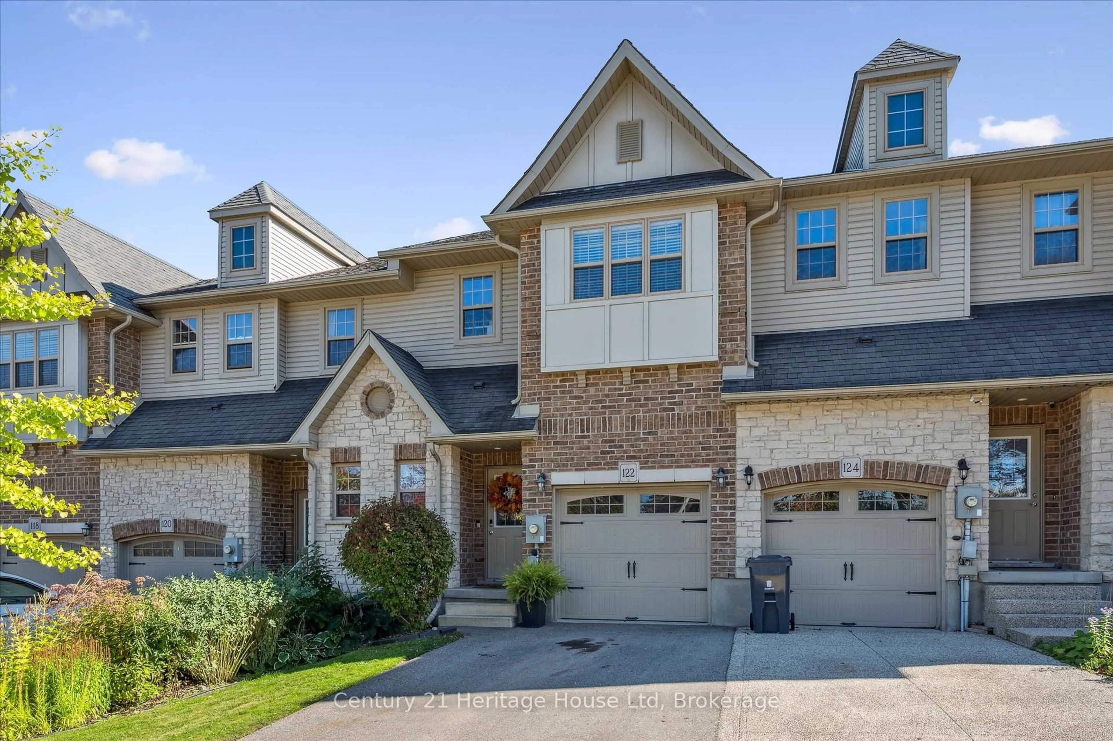 Home with brick exterior material, street for 122 Creighton Ave, Guelph Ontario N1E 0H8