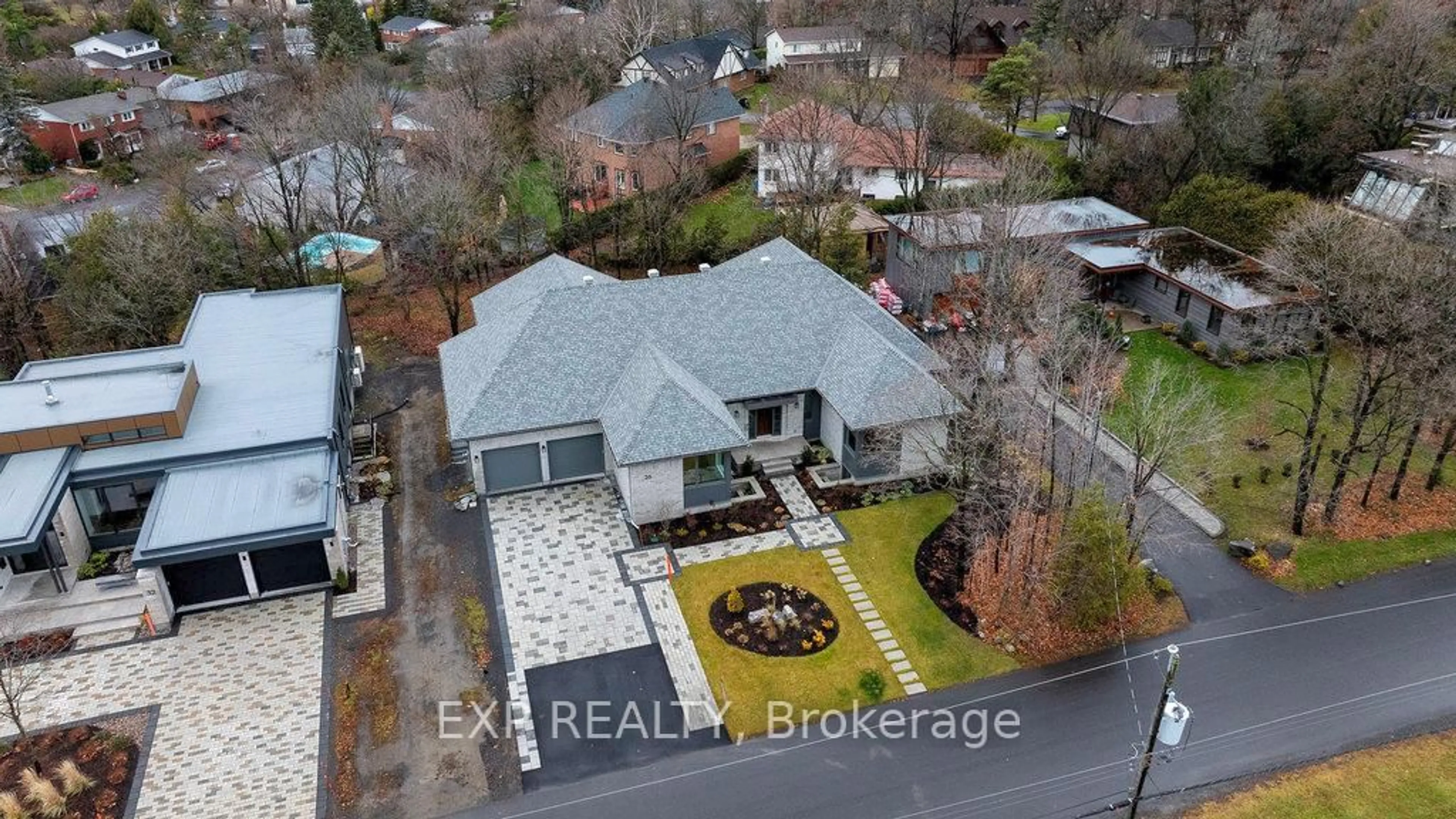 A pic from outside/outdoor area/front of a property/back of a property/a pic from drone, street for 26 Clovelly Rd, Ottawa Ontario K1J 6M2
