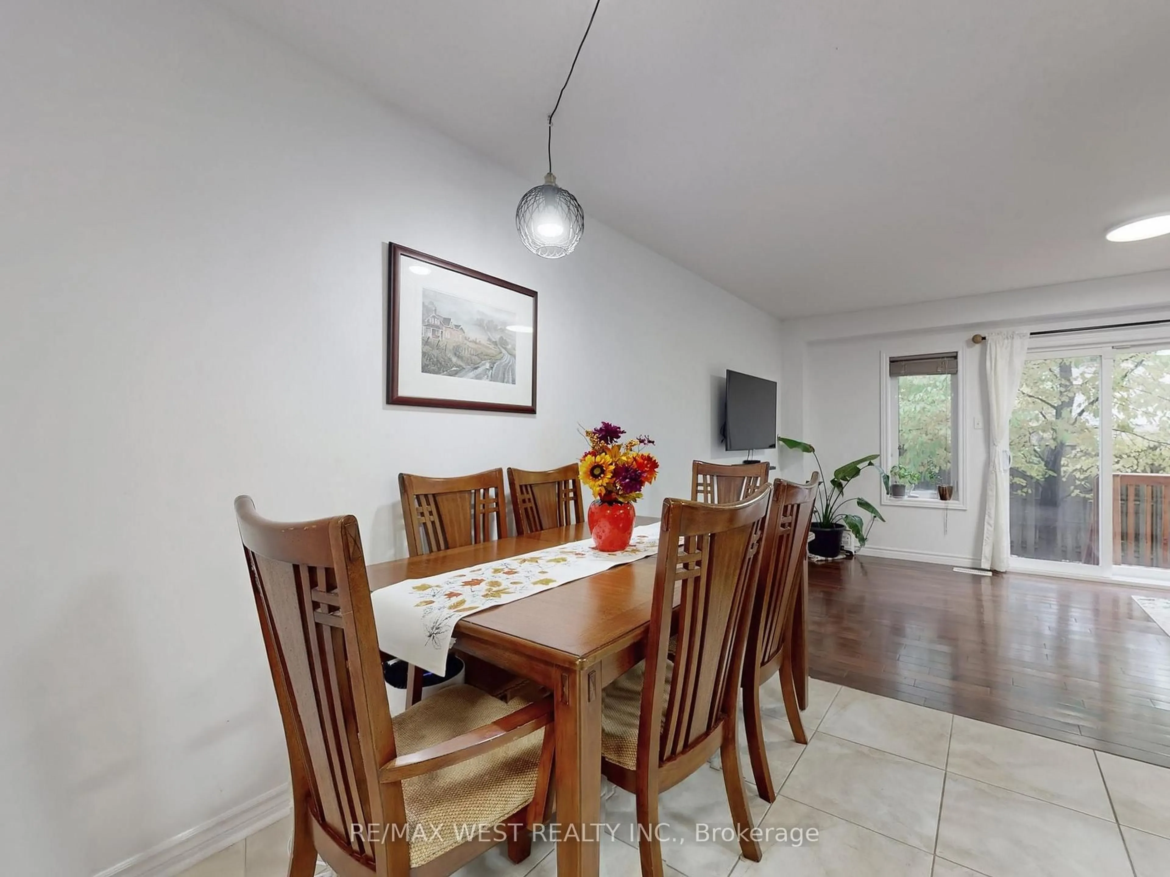 Dining room, unknown for 32 Lambeth Way #15, Guelph Ontario N1L 0H1