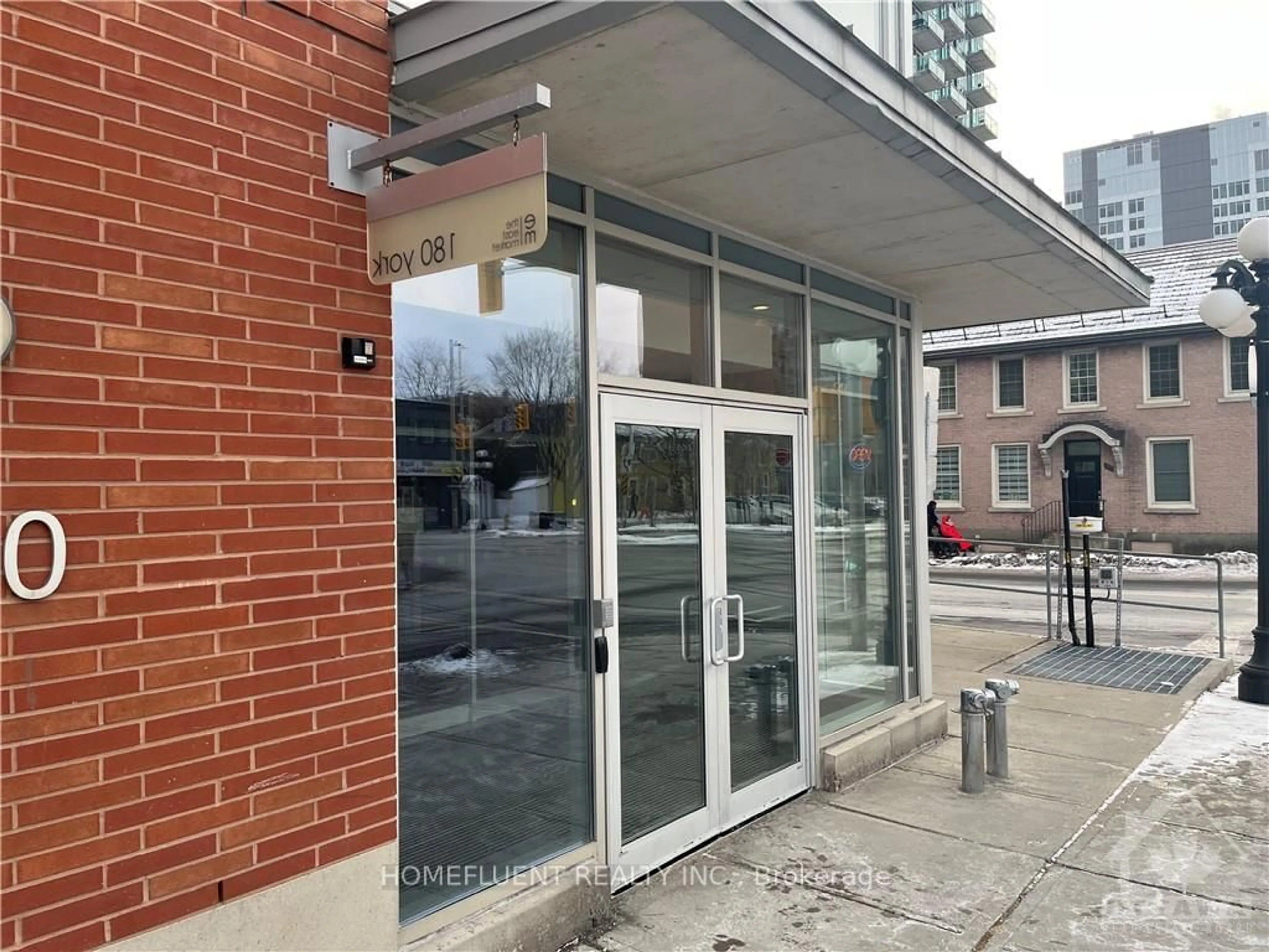 Indoor foyer for 180 YORK St #710, Ottawa Ontario K1N 1J6