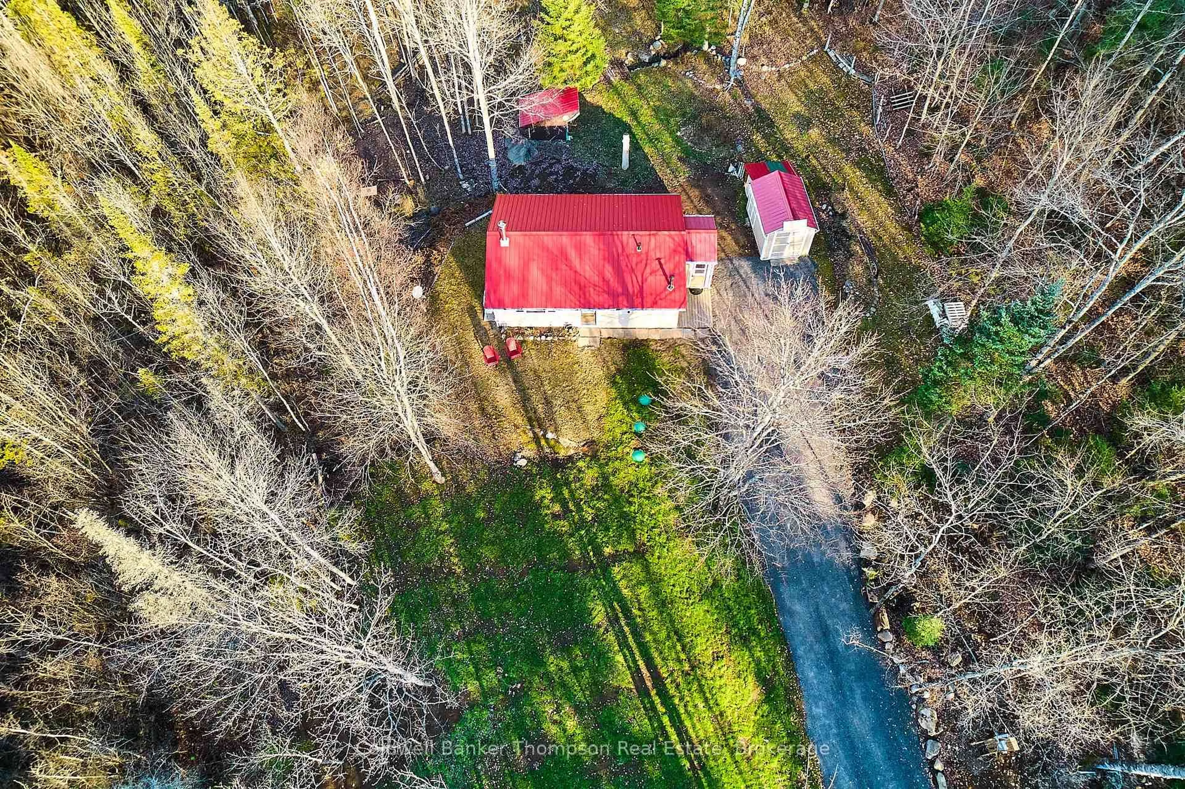 A pic from outside/outdoor area/front of a property/back of a property/a pic from drone, unknown for 1022 Upper Walker Lake Rd, Lake of Bays Ontario P1H 2J6