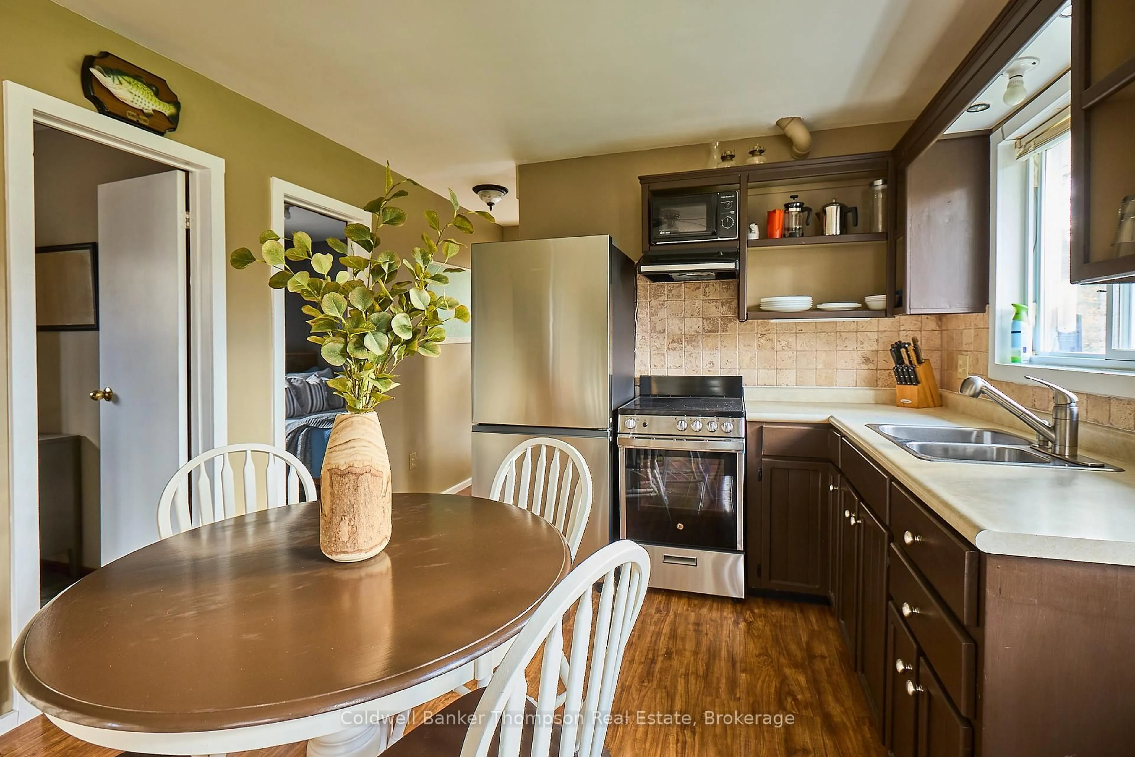 Open concept kitchen, unknown for 1022 Upper Walker Lake Rd, Lake of Bays Ontario P1H 2J6