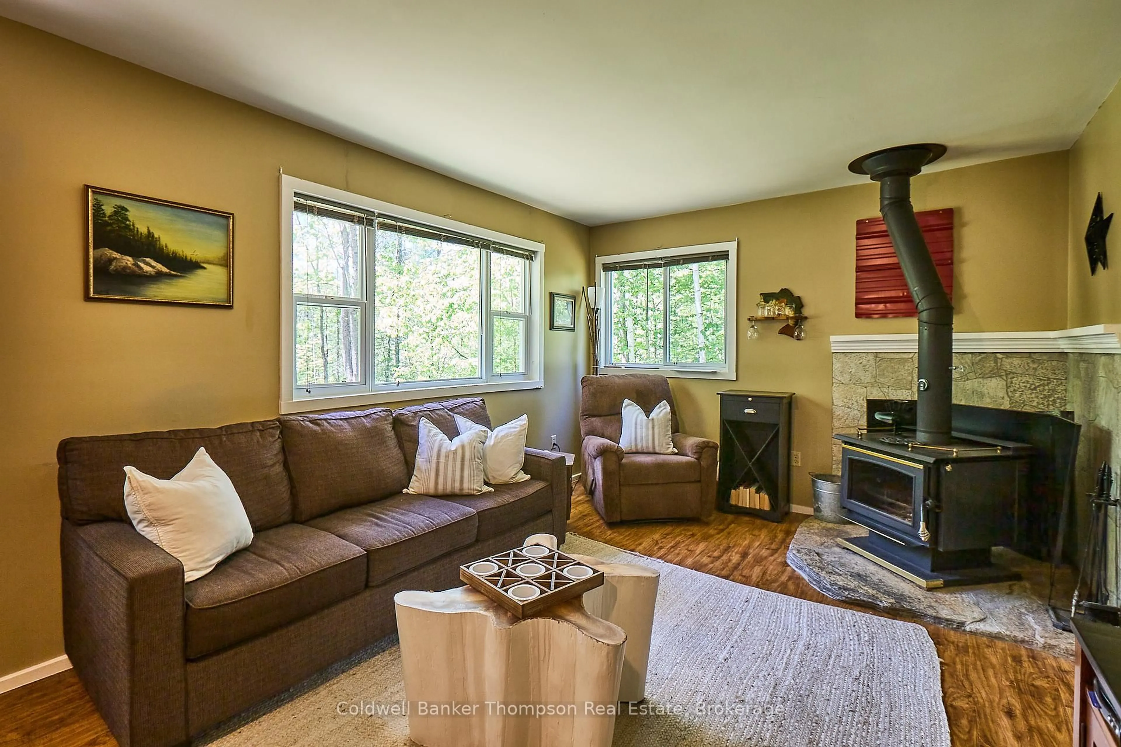 Living room with furniture, unknown for 1022 Upper Walker Lake Rd, Lake of Bays Ontario P1H 2J6
