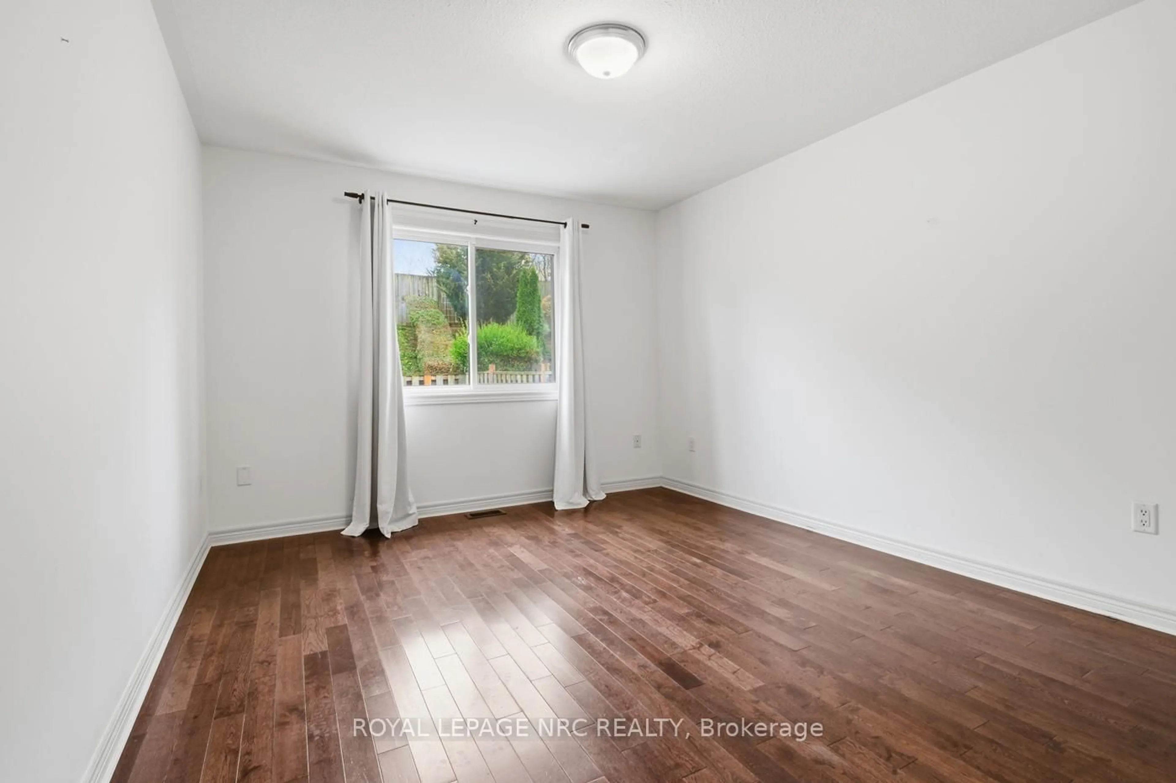 A pic of a room for 18 Bluegrass Cres, St. Catharines Ontario L2P 0A7