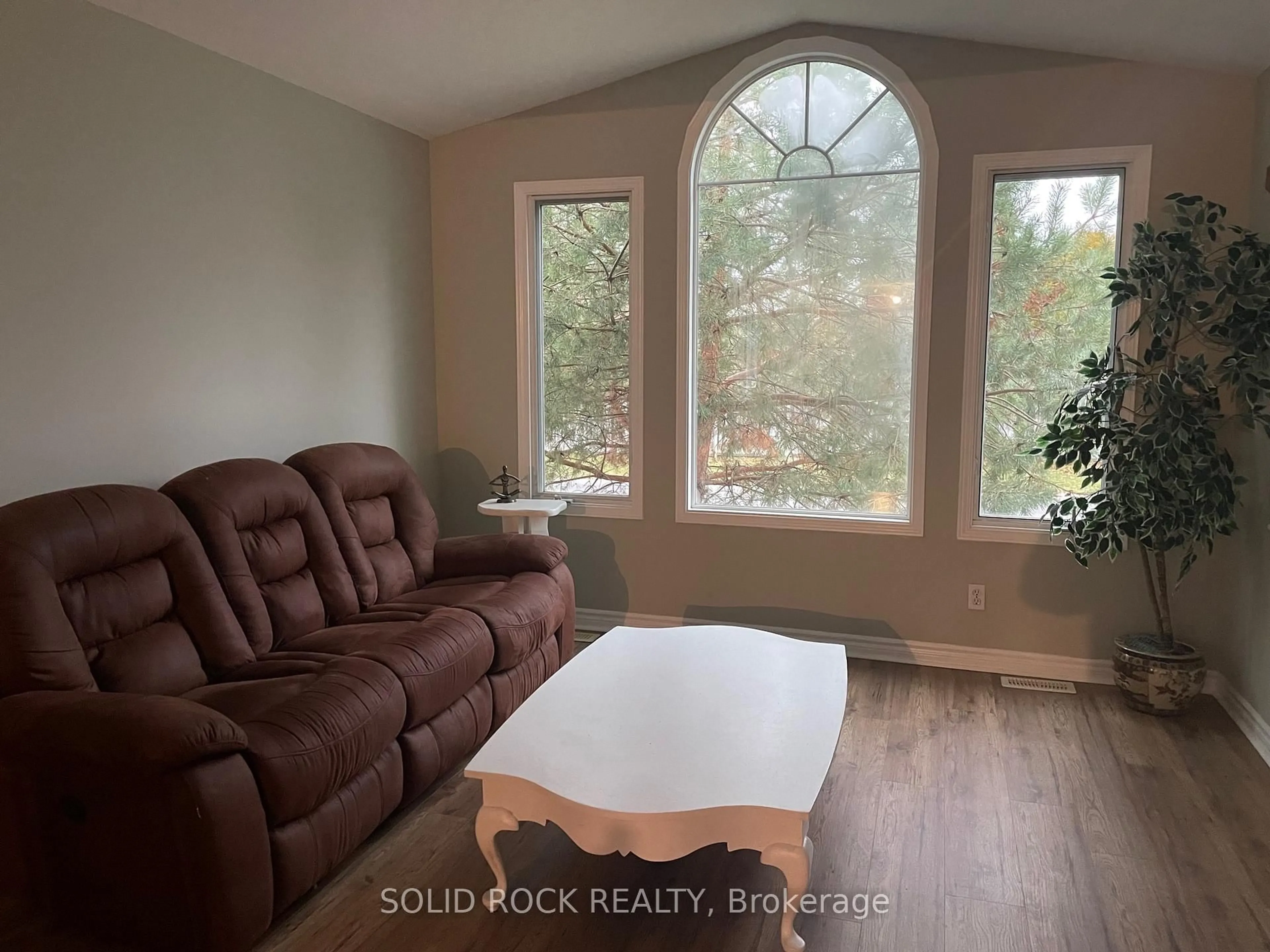 Living room with furniture, unknown for 492 Boxwood St, Kingston Ontario K7M 9C4