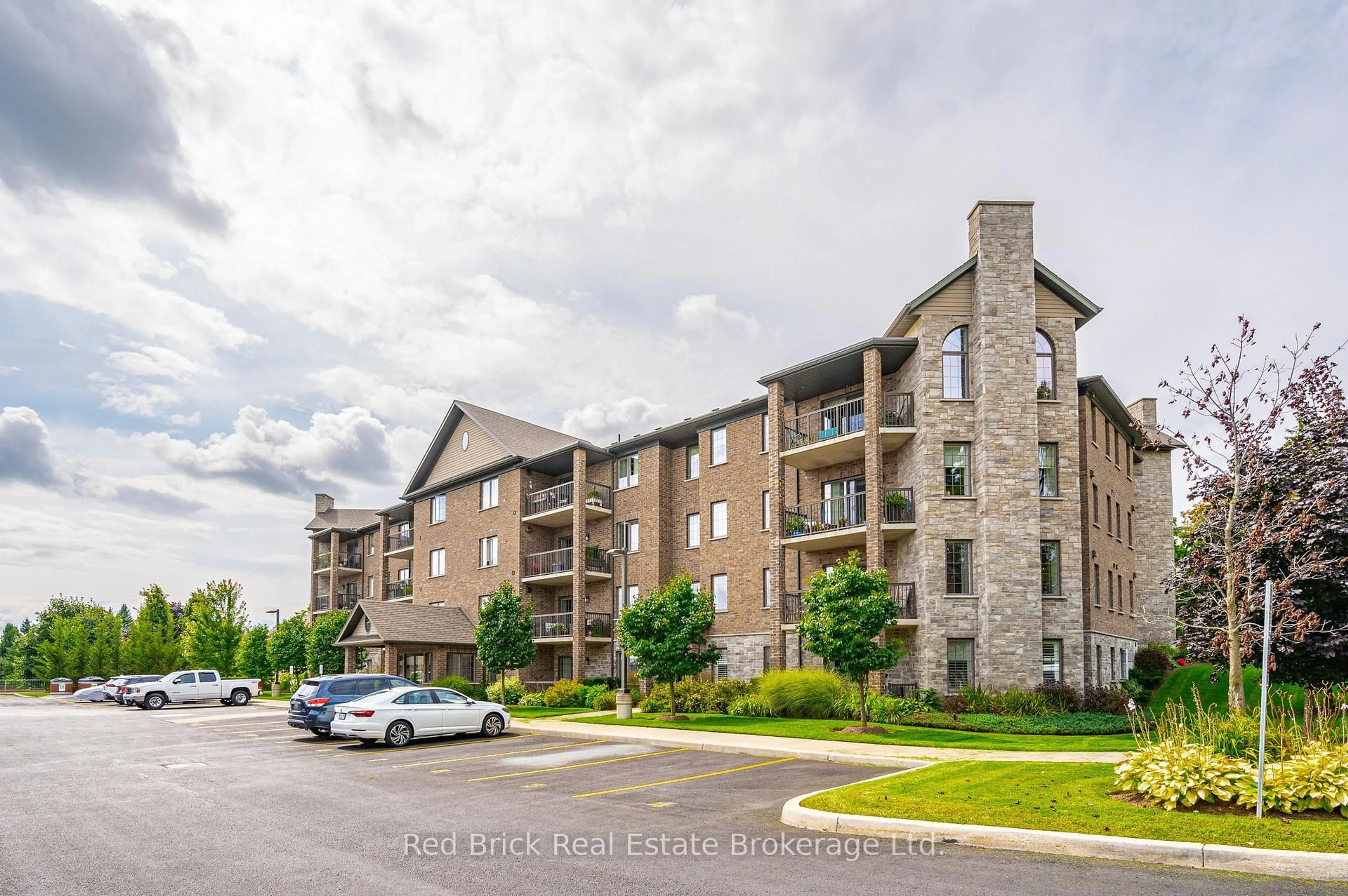 A pic from outside/outdoor area/front of a property/back of a property/a pic from drone, unknown for 6492 Gerrie Rd, Centre Wellington Ontario N0B 1S0