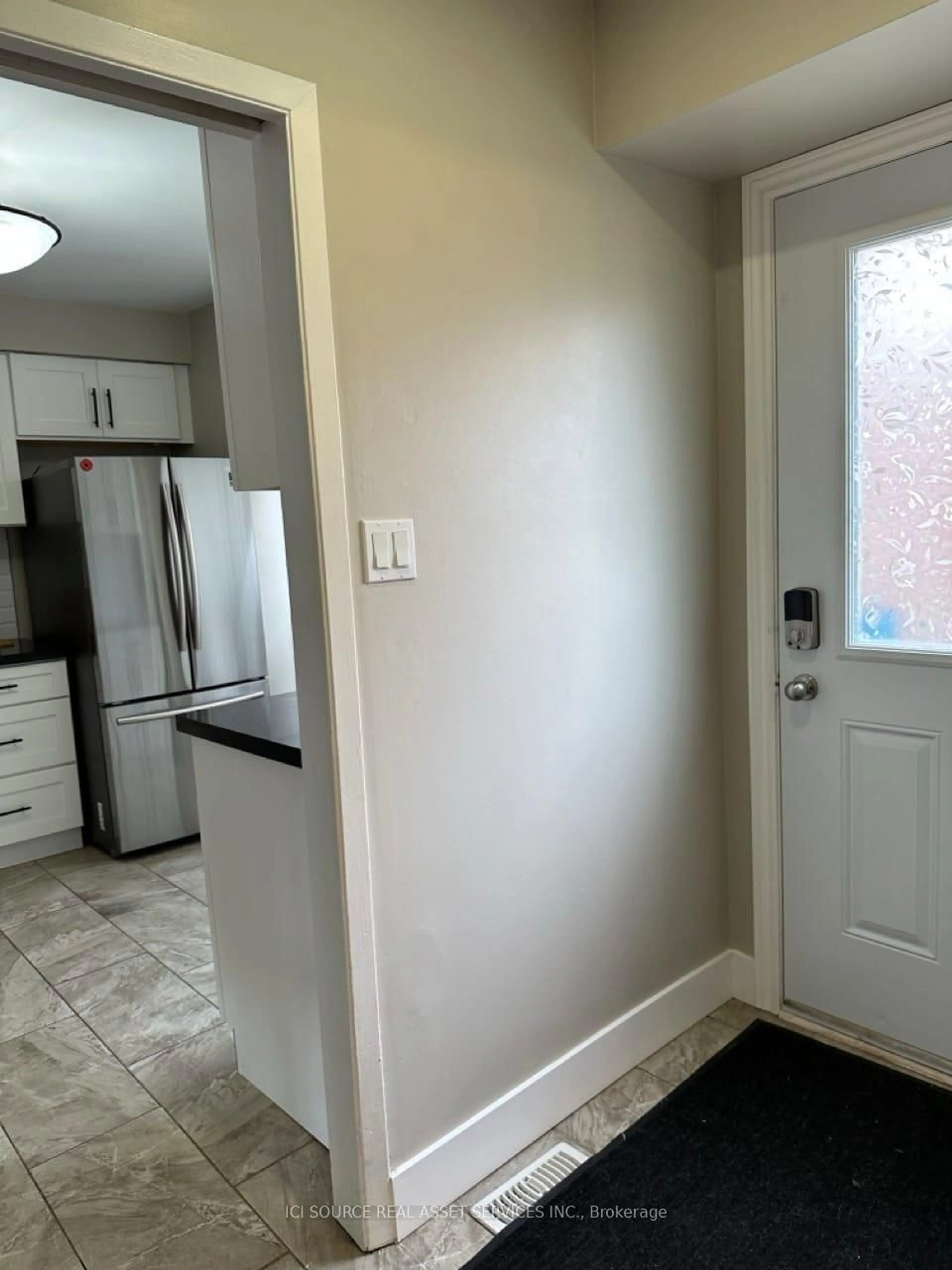 Indoor entryway for 75 Ansondale Rd #16, London South Ontario N6C 5W3