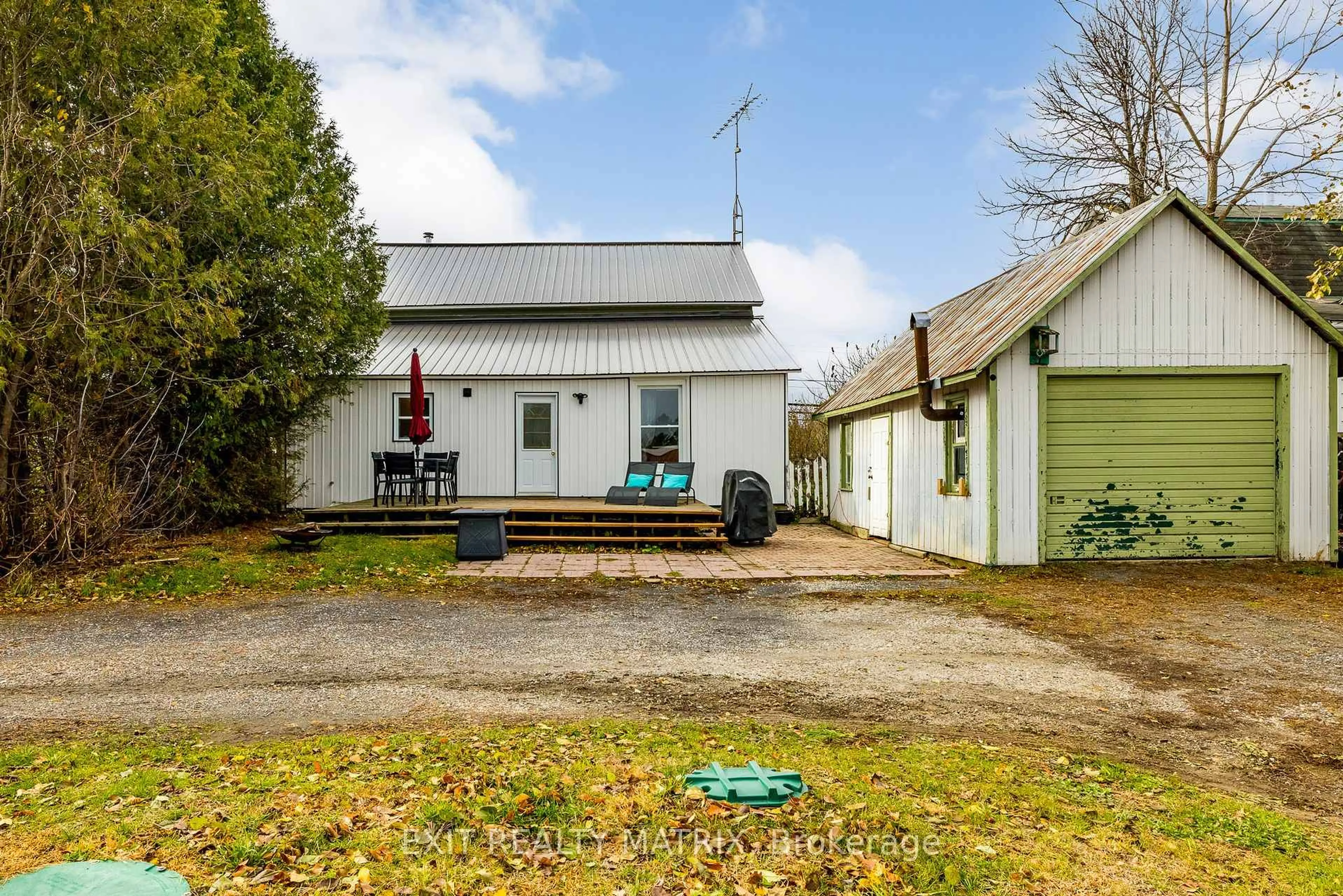 A pic from outside/outdoor area/front of a property/back of a property/a pic from drone, building for 107 George St, Lanark Ontario K0G 1K0