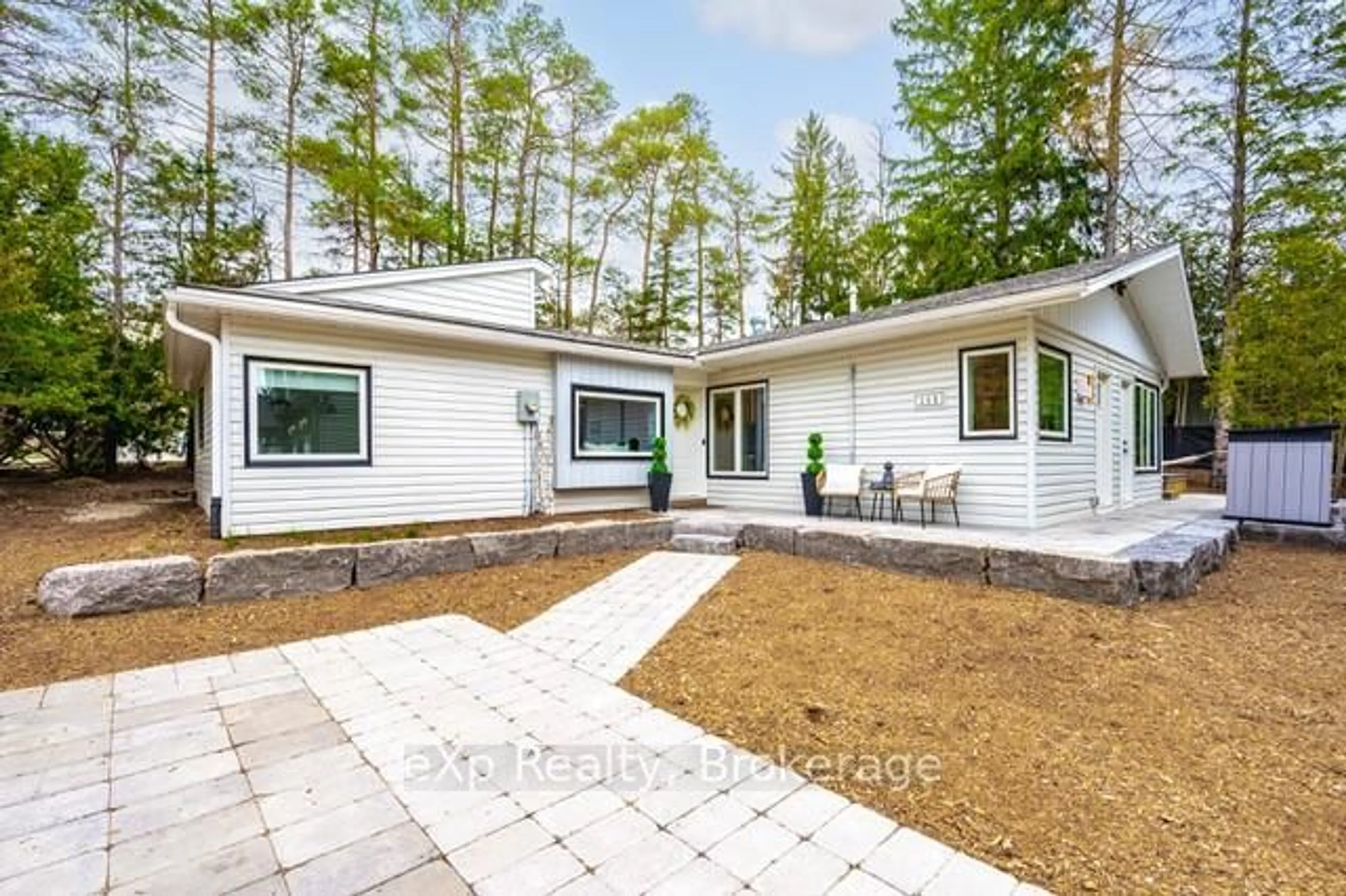 Home with vinyl exterior material, unknown for 149 Kertland St, Centre Wellington Ontario N0B 1S0