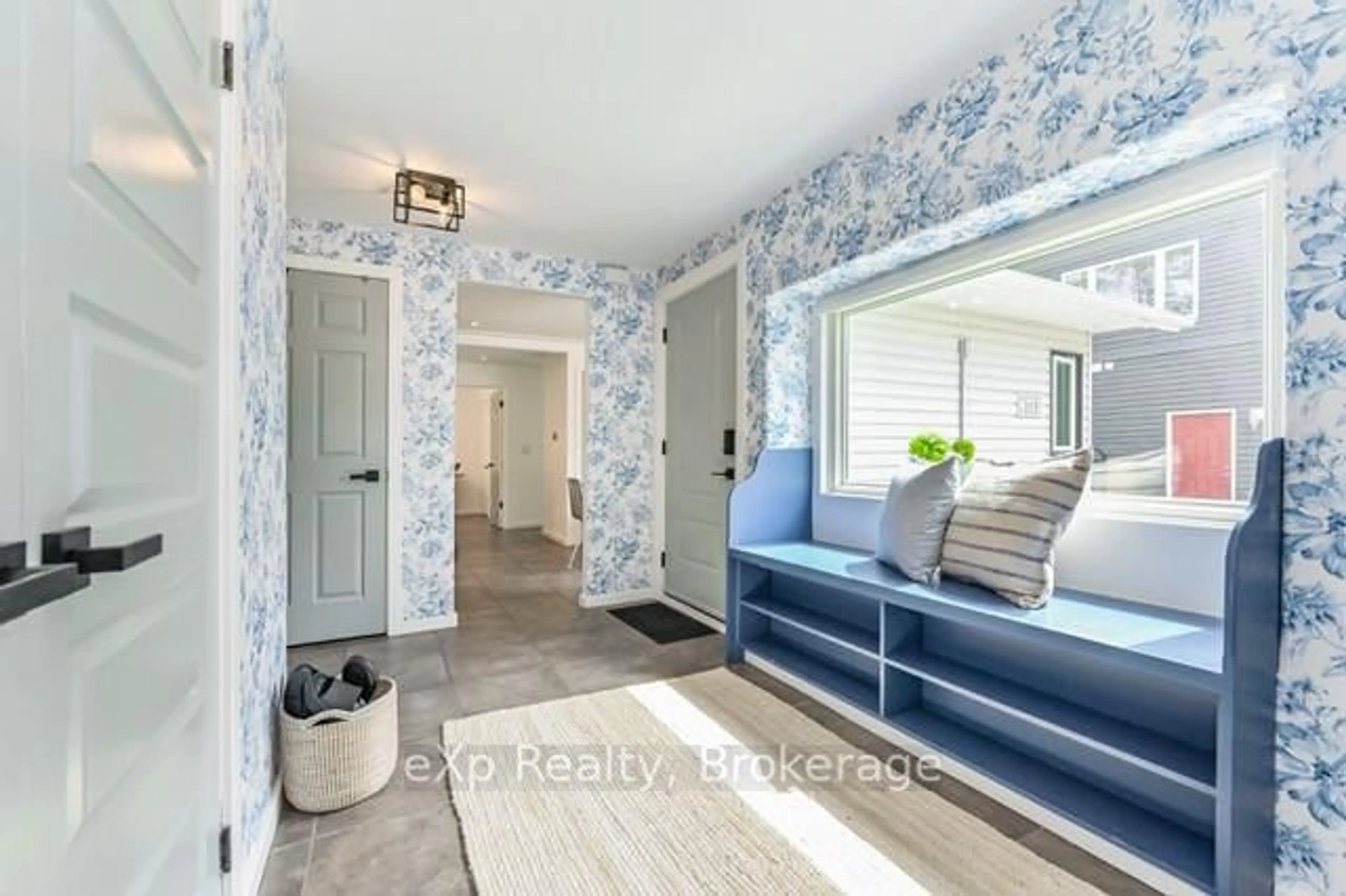 Indoor entryway for 149 Kertland St, Centre Wellington Ontario N0B 1S0