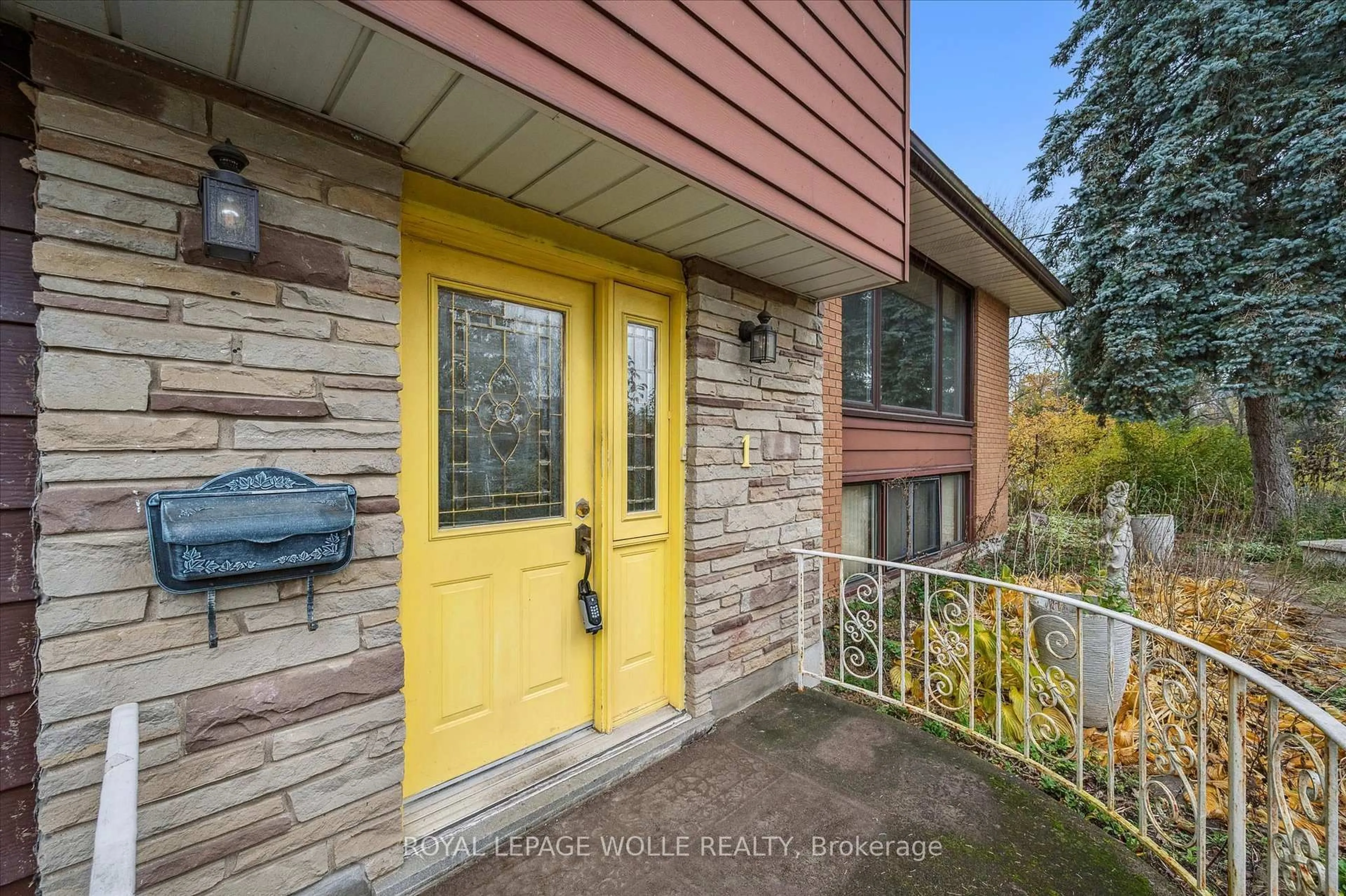 Unknown for 1 Marketa Cres, Kitchener Ontario N2B 3B5