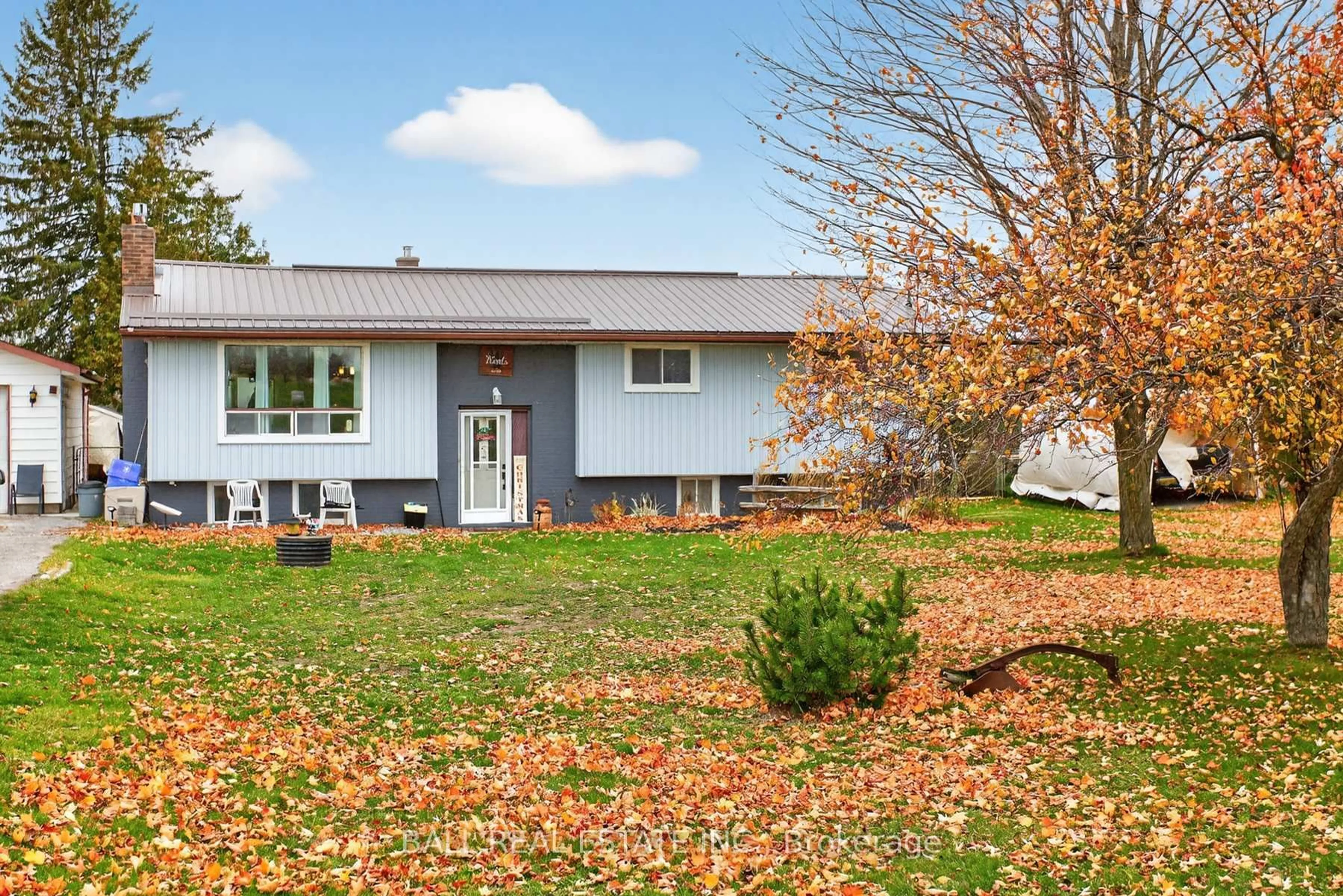 Home with vinyl exterior material, street for 1688 Tara Rd, Selwyn Ontario K9J 6X2