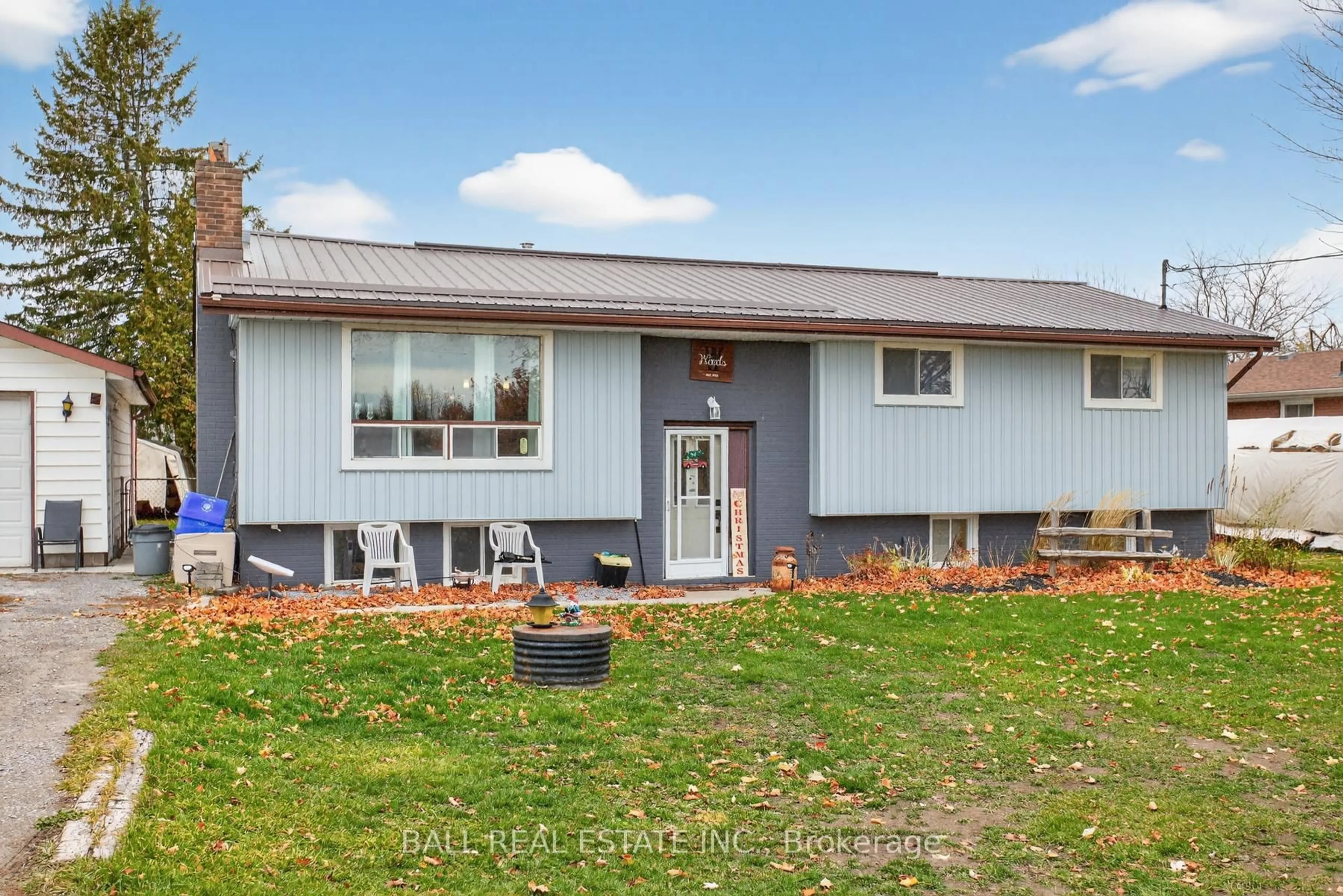 Home with vinyl exterior material, street for 1688 Tara Rd, Selwyn Ontario K9J 6X2