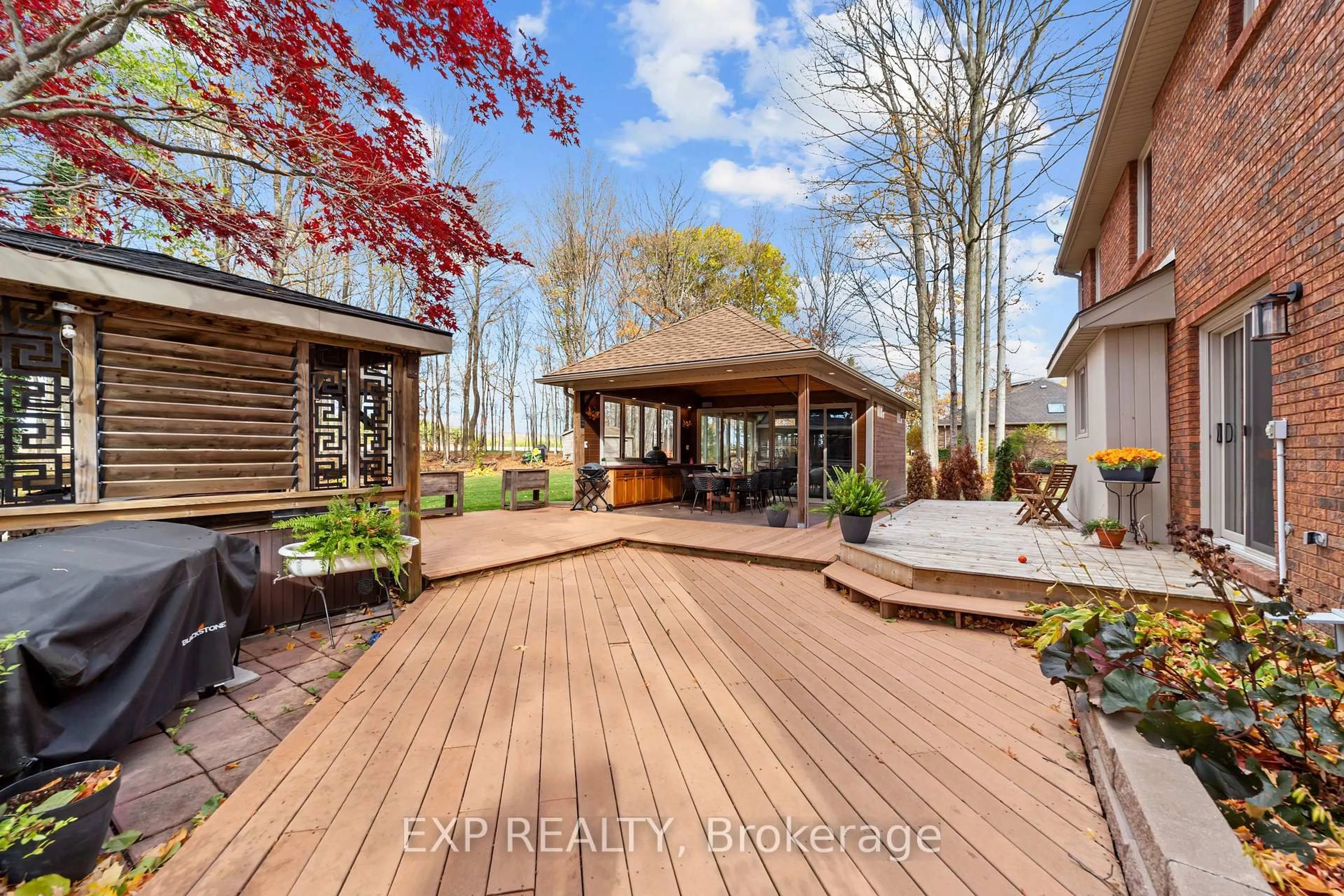 Patio, water/lake/river/ocean view for 107 Lewis Dr, Middlesex Centre Ontario N0M 2A0