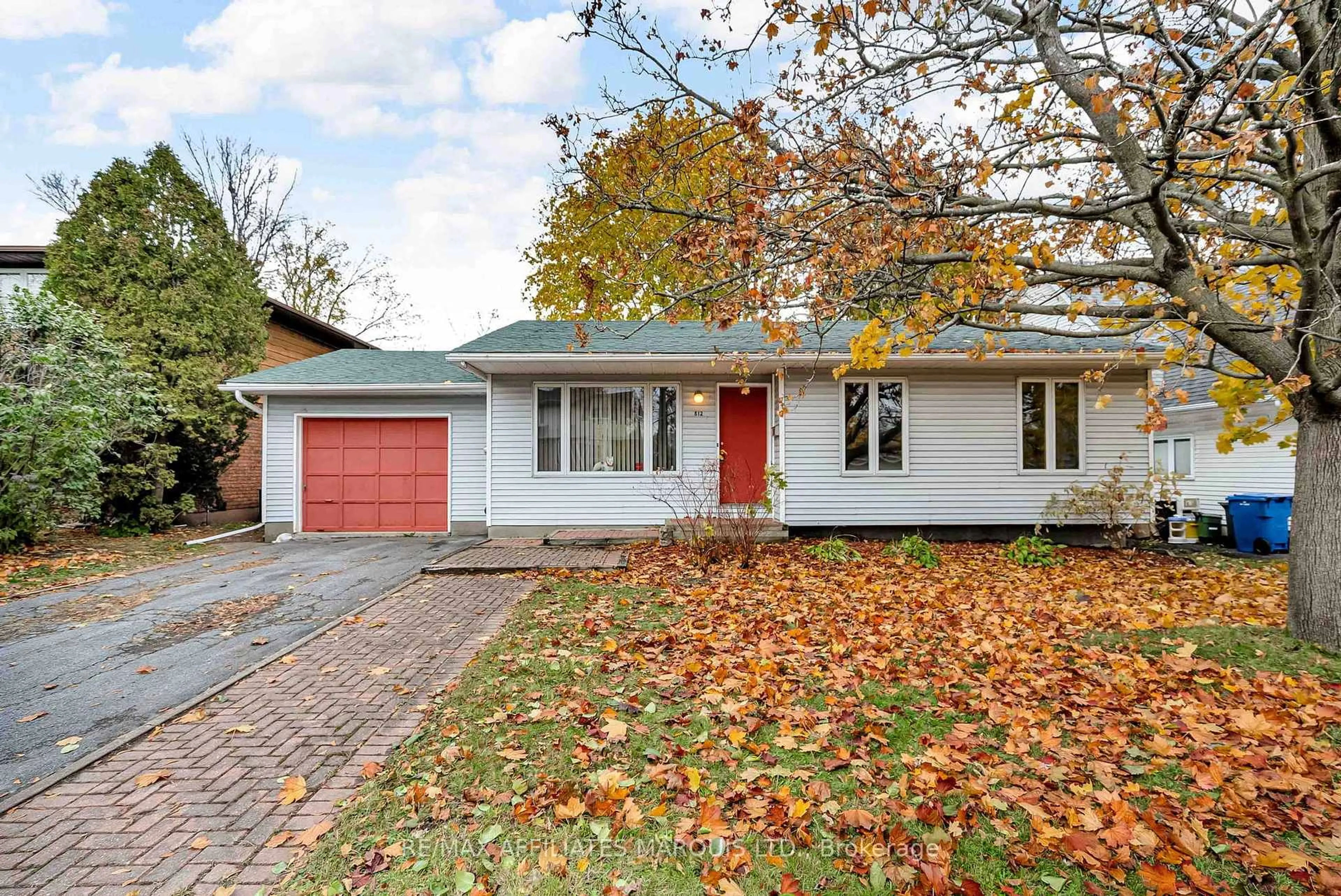 Home with brick exterior material, street for 812 Kenyon Cres, Cornwall Ontario K6H 6Z2