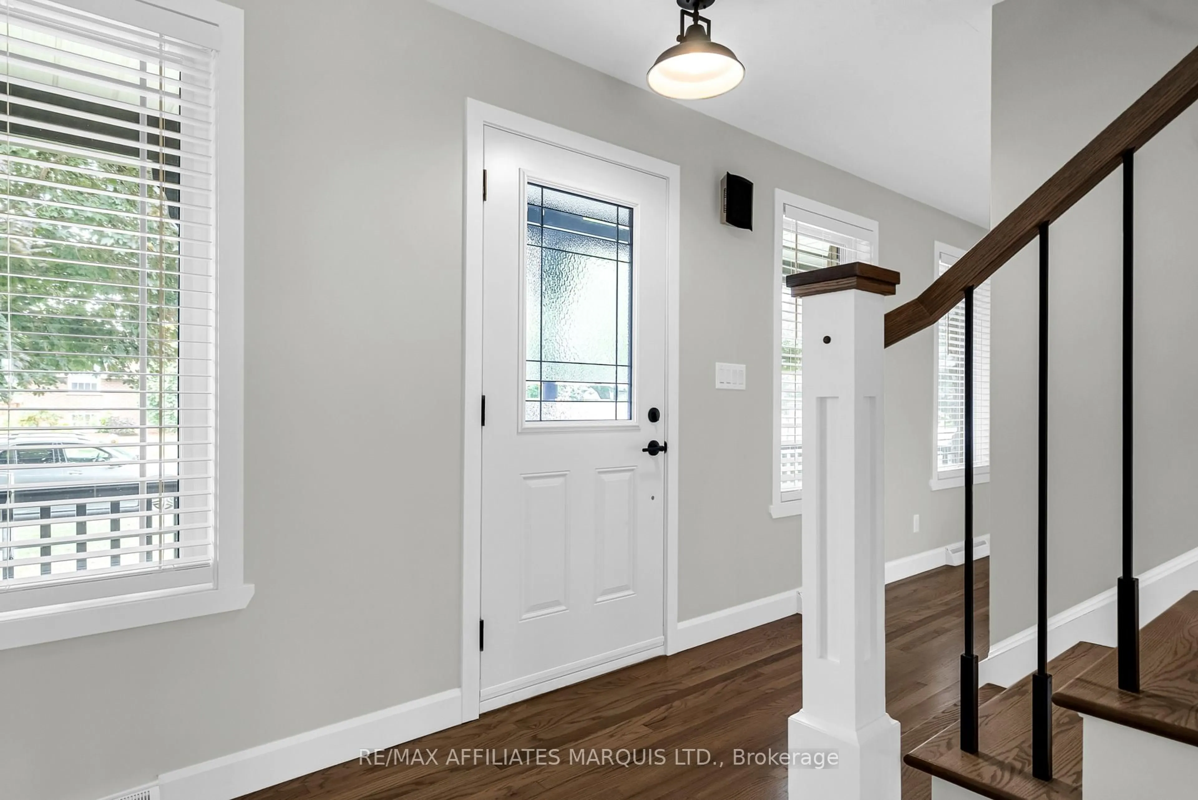 Indoor entryway for 1936 Concorde Ave, Cornwall Ontario K6H 6M7