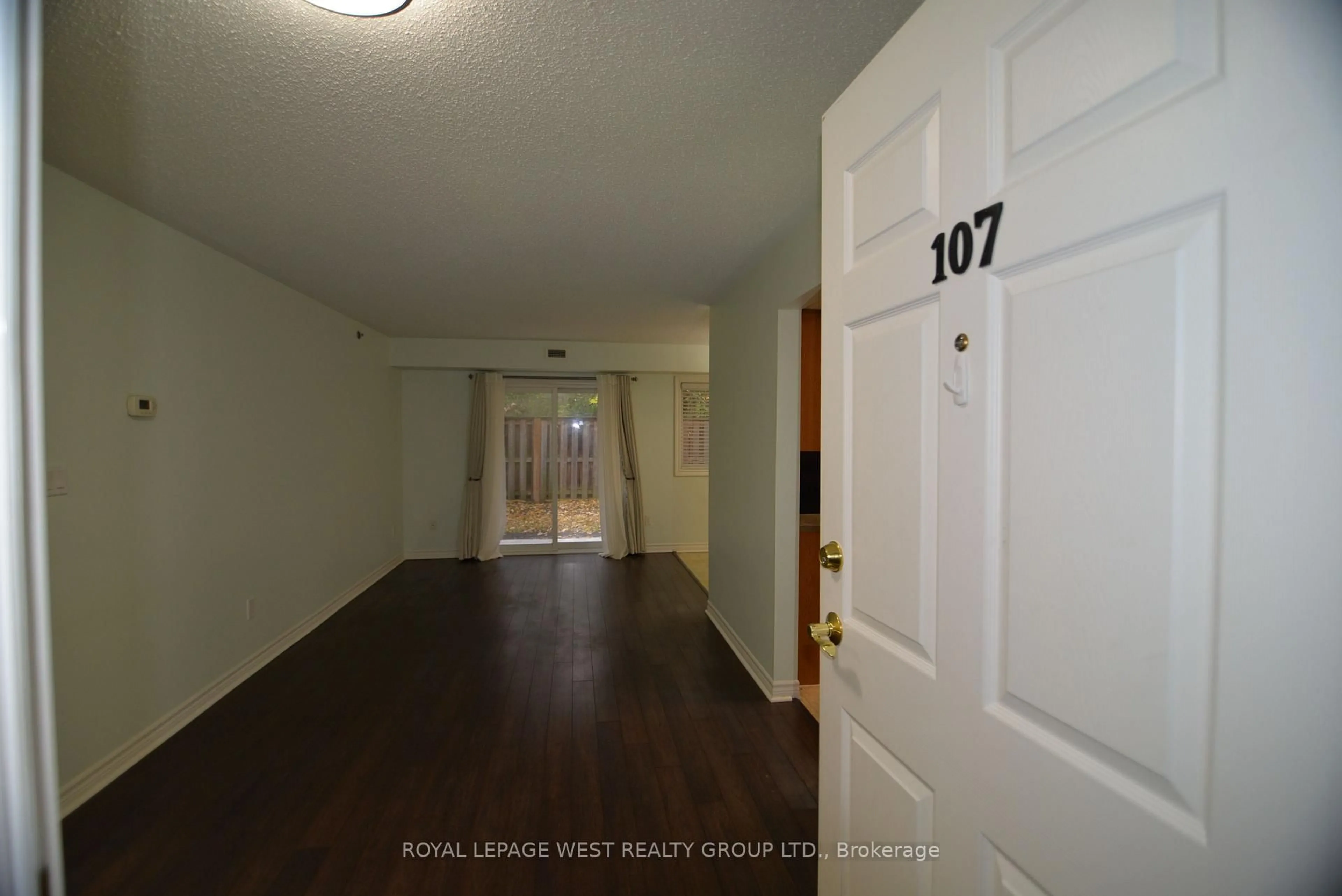 Indoor entryway for 841 Battell St #107, Cobourg Ontario K9A 0B9