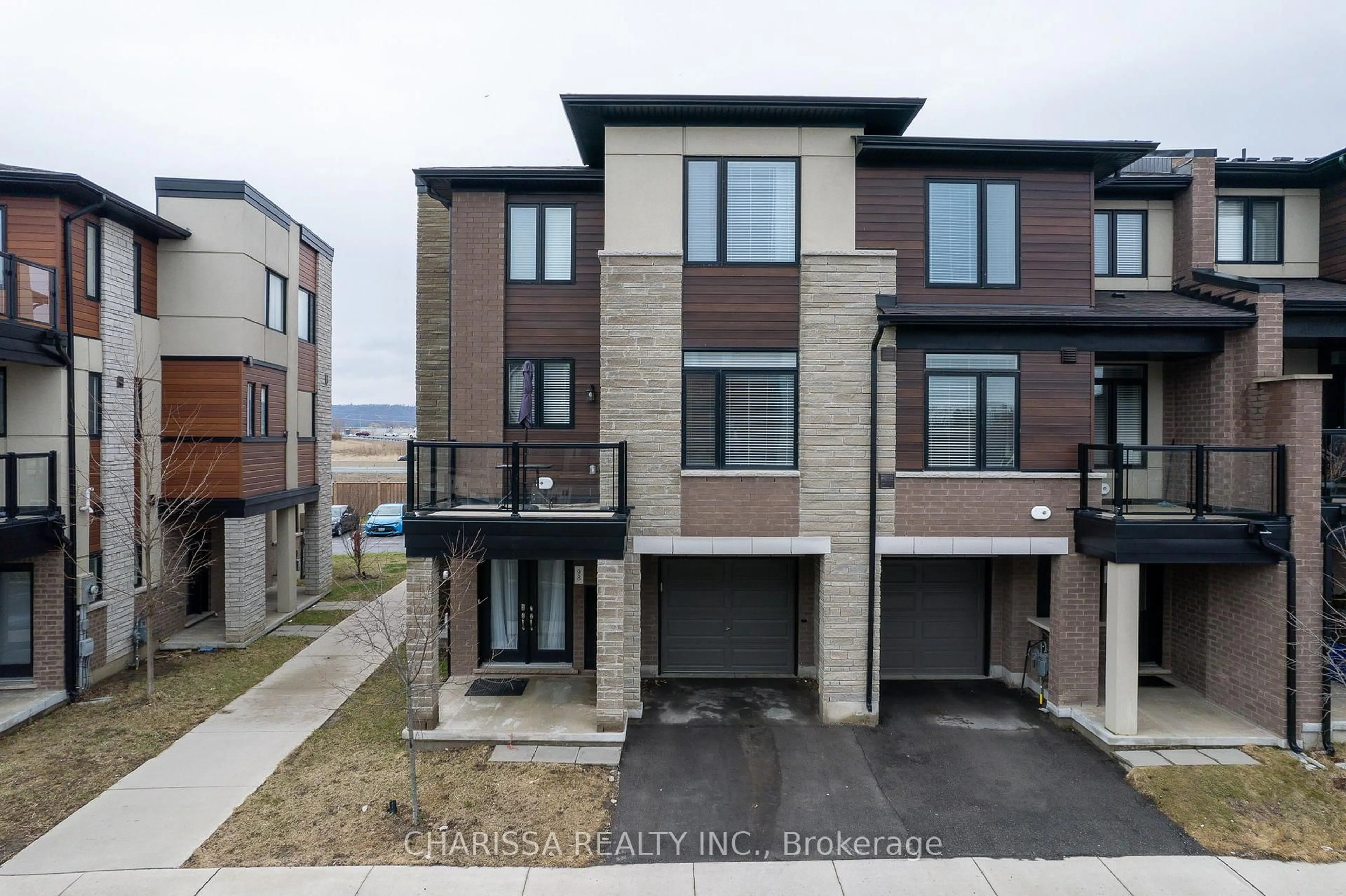 Unknown for 590 North Service Rd #98, Hamilton Ontario L8E 0K5