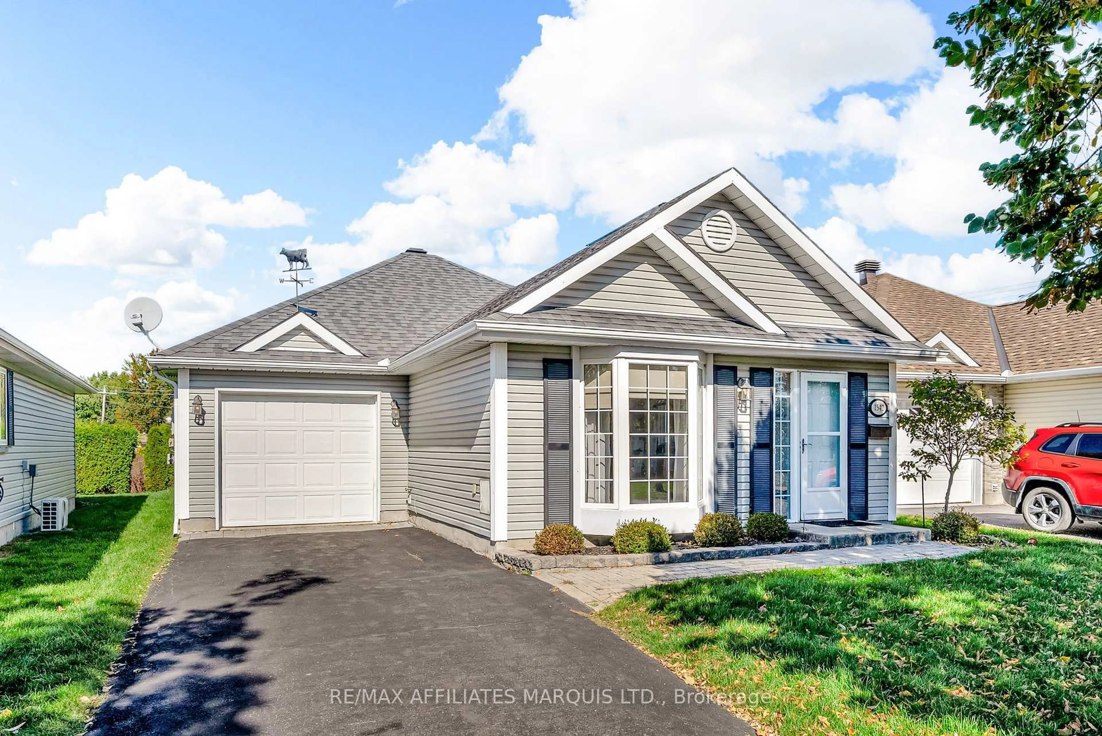 Home with vinyl exterior material, street for 1542 Joseph Crt, Cornwall Ontario K6H 7N7