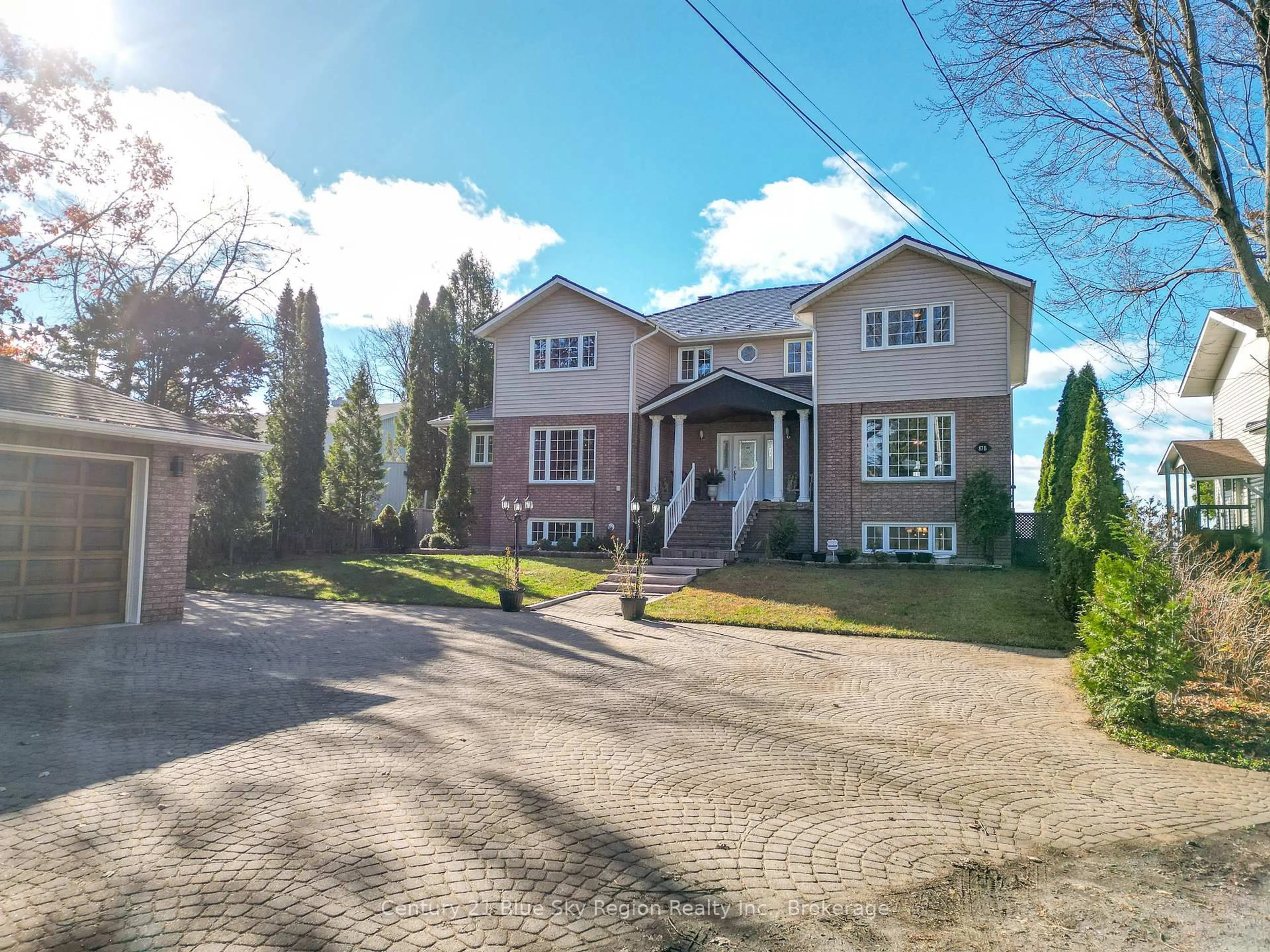 A pic from outside/outdoor area/front of a property/back of a property/a pic from drone, street for 87B Campbell Ave, North Bay Ontario P1A 1V7