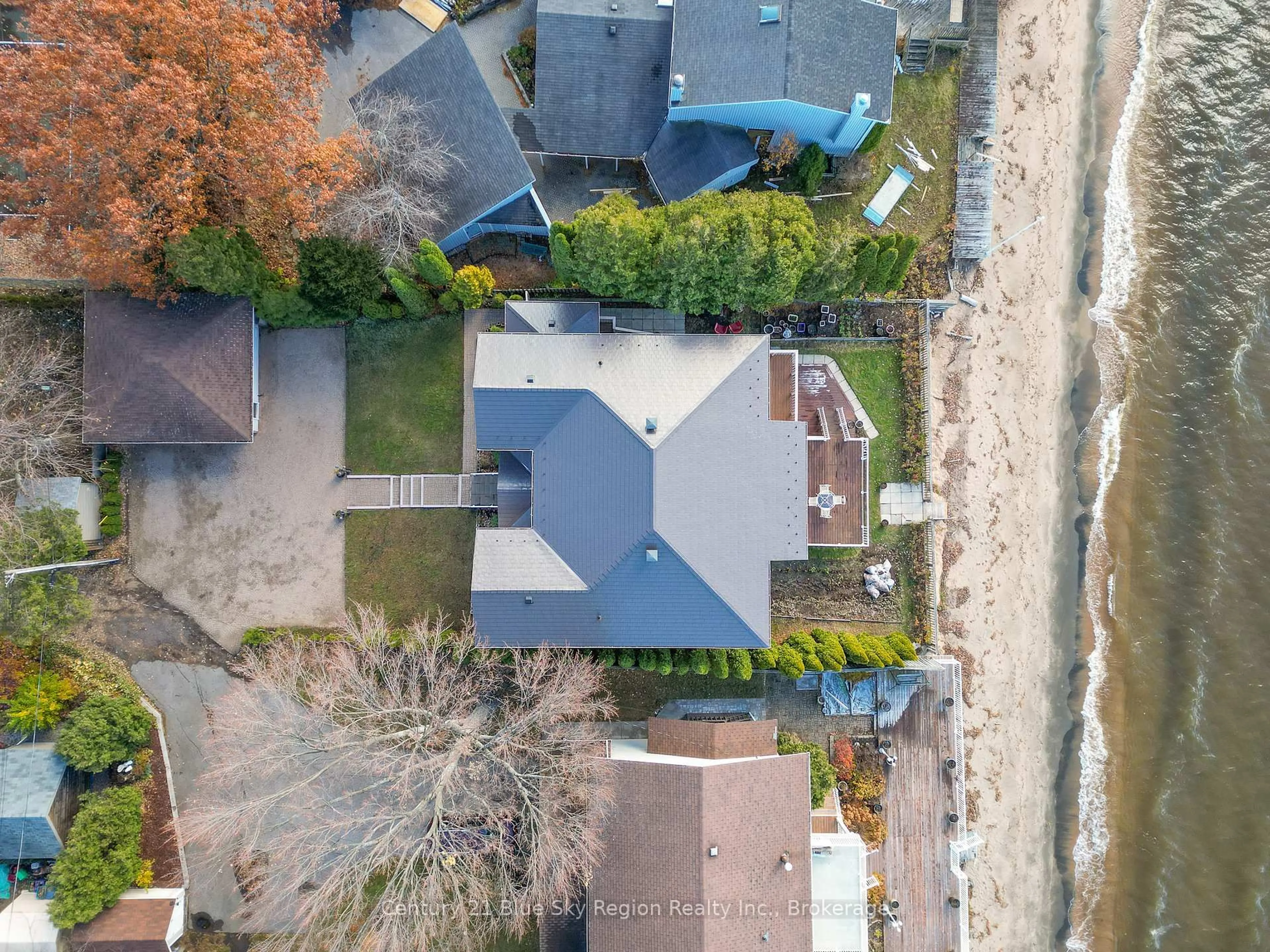 A pic from outside/outdoor area/front of a property/back of a property/a pic from drone, street for 87B Campbell Ave, North Bay Ontario P1A 1V7