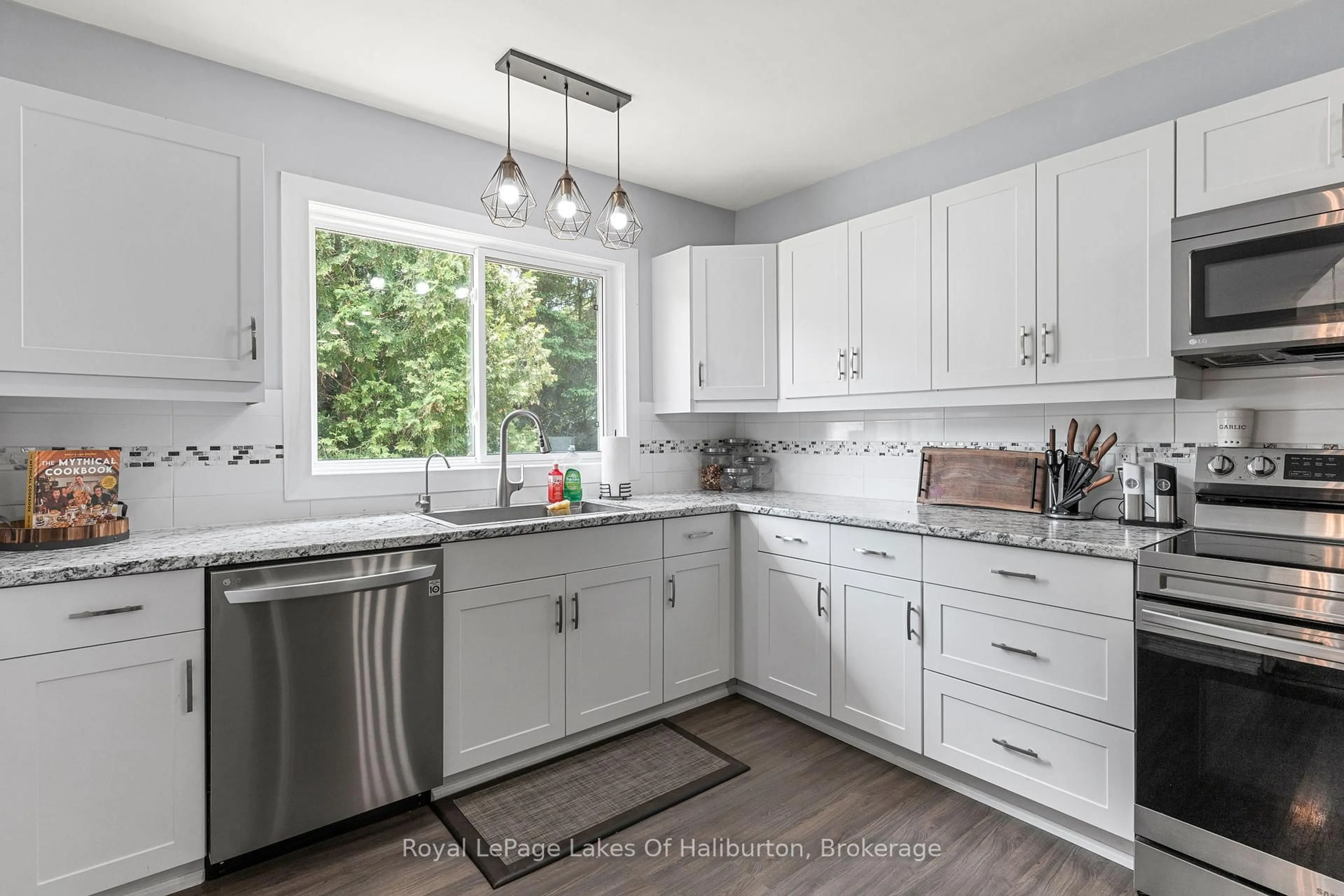 Contemporary kitchen, ceramic/tile floor for 3875 LOOP Rd, Dysart et al Ontario K0L 1X0