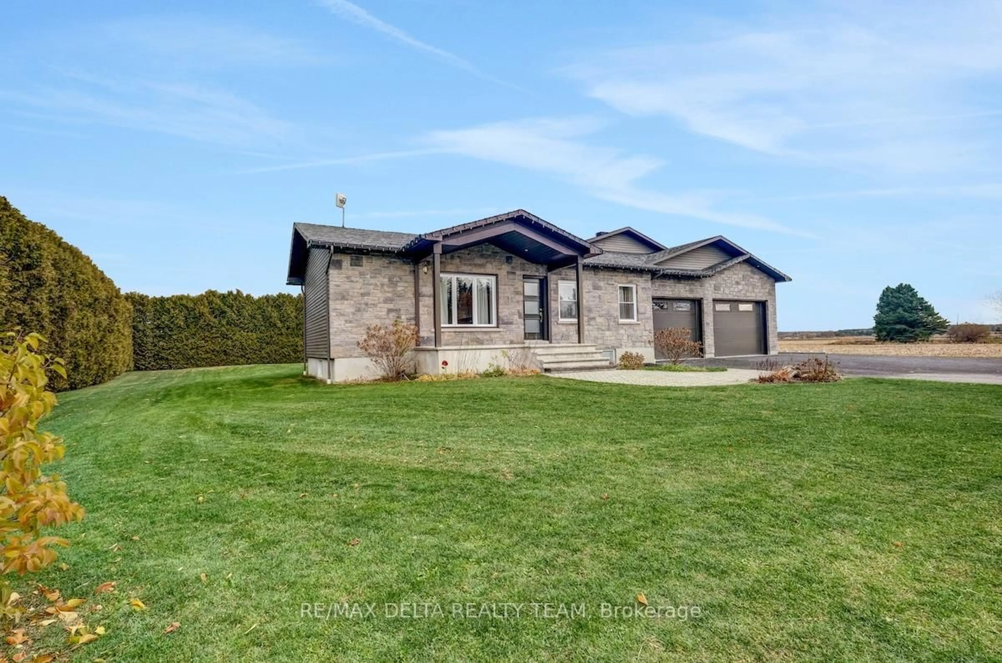 A pic from outside/outdoor area/front of a property/back of a property/a pic from drone, building for 1629 St Joseph Rd, Russell Ontario K0A 1W0