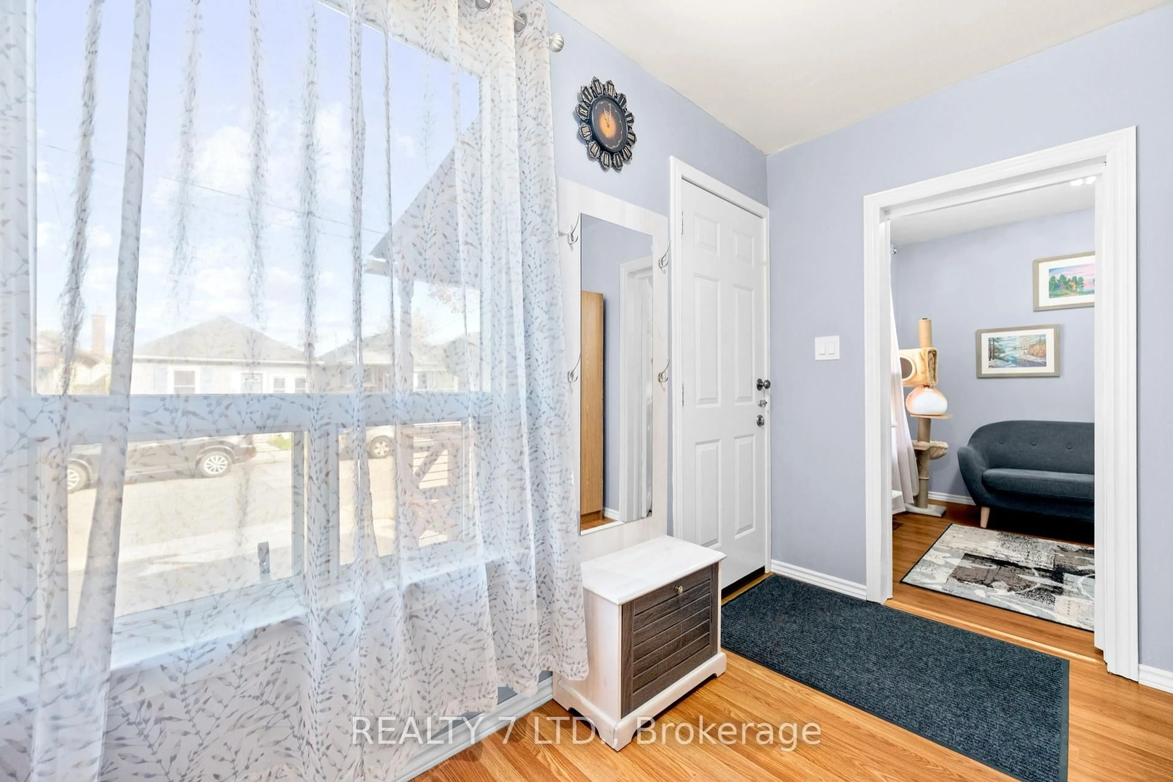 Indoor entryway for 26 Harrison Ave, Hamilton Ontario L8H 2Z7