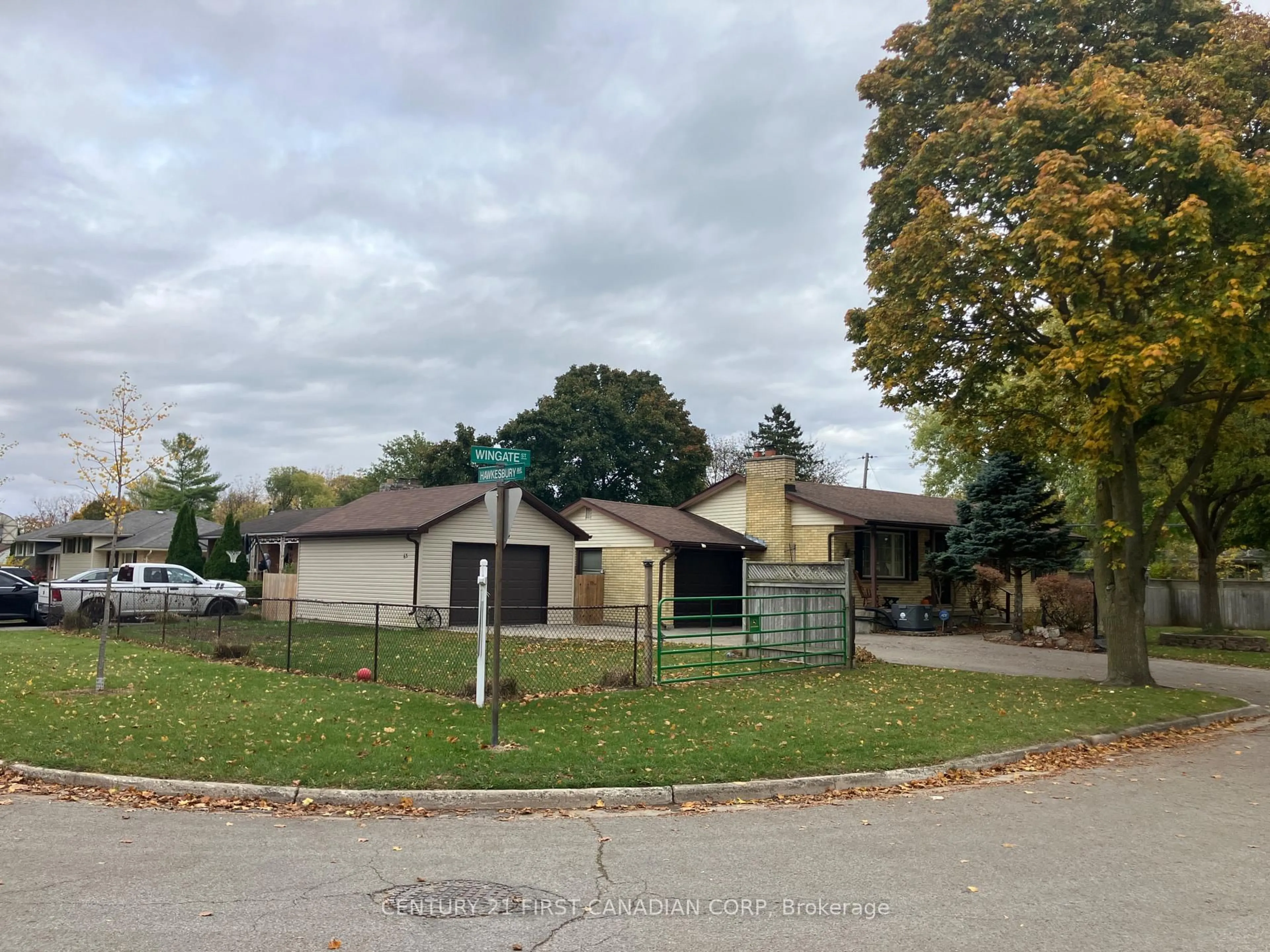 A pic from outside/outdoor area/front of a property/back of a property/a pic from drone, street for 63 Hawkesbury Ave, London East Ontario N5V 2K2