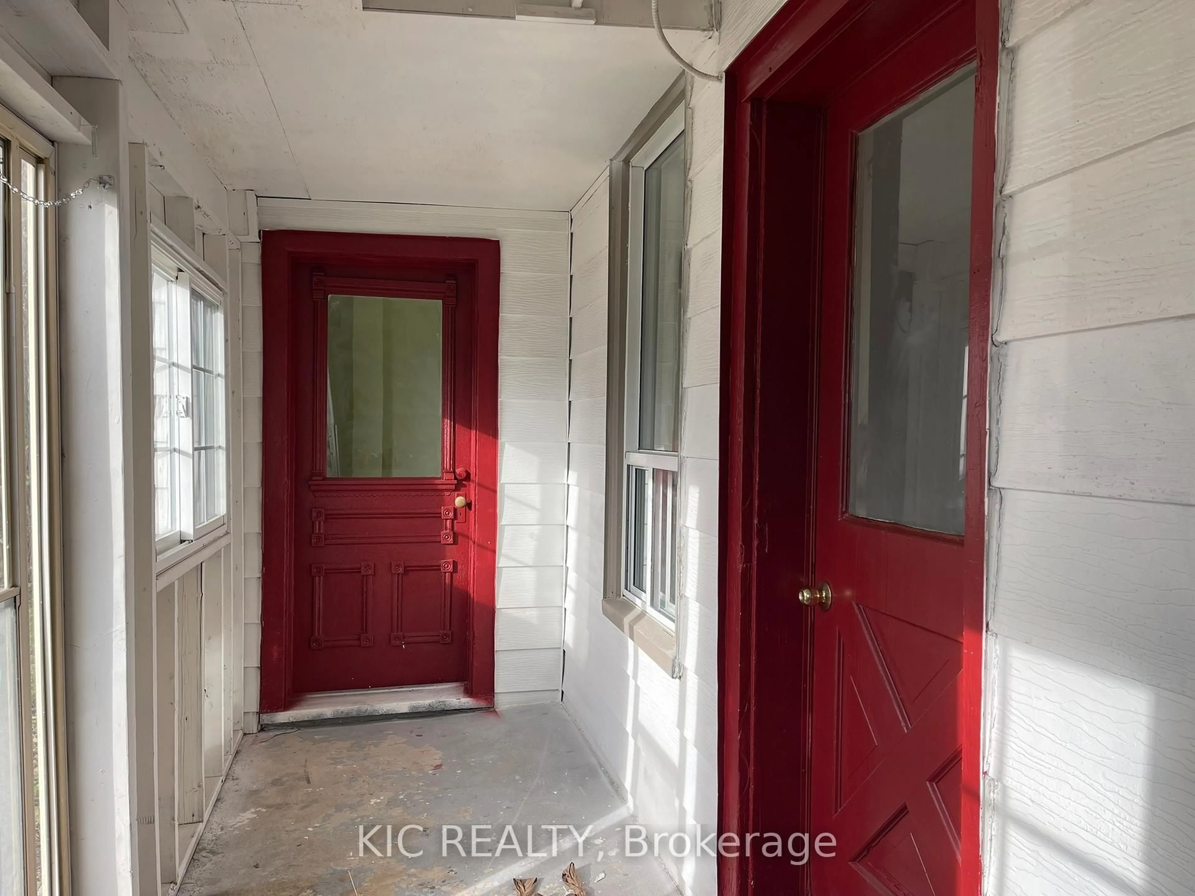 Indoor entryway for 35 Ottawa St, Havelock-Belmont-Methuen Ontario K0L 1Z0