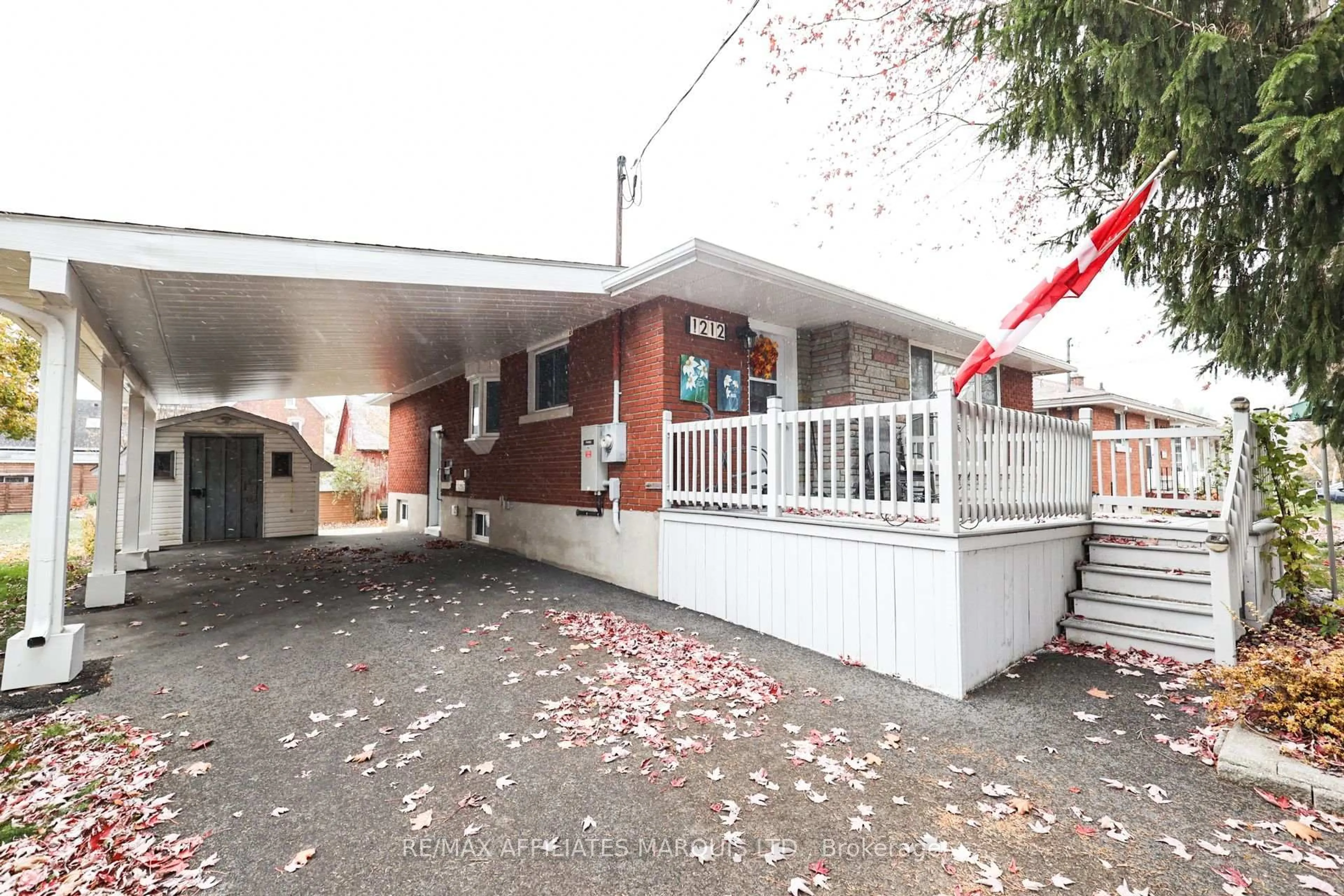 Patio, street for 1212 Osborne Ave, Cornwall Ontario K6J 1K9