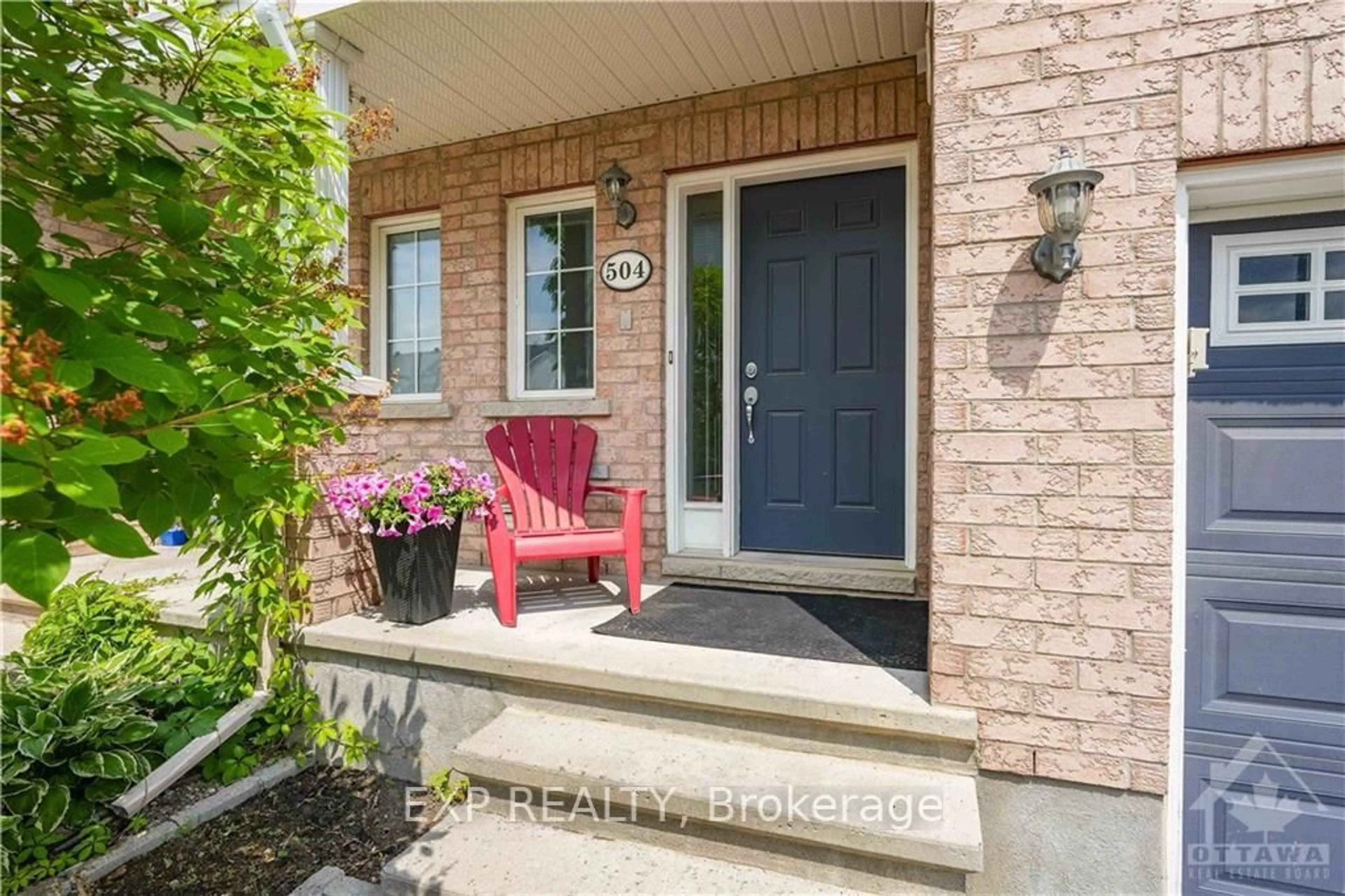 Indoor entryway for 504 BARHOLM Private, Ottawa Ontario K4B 1H9