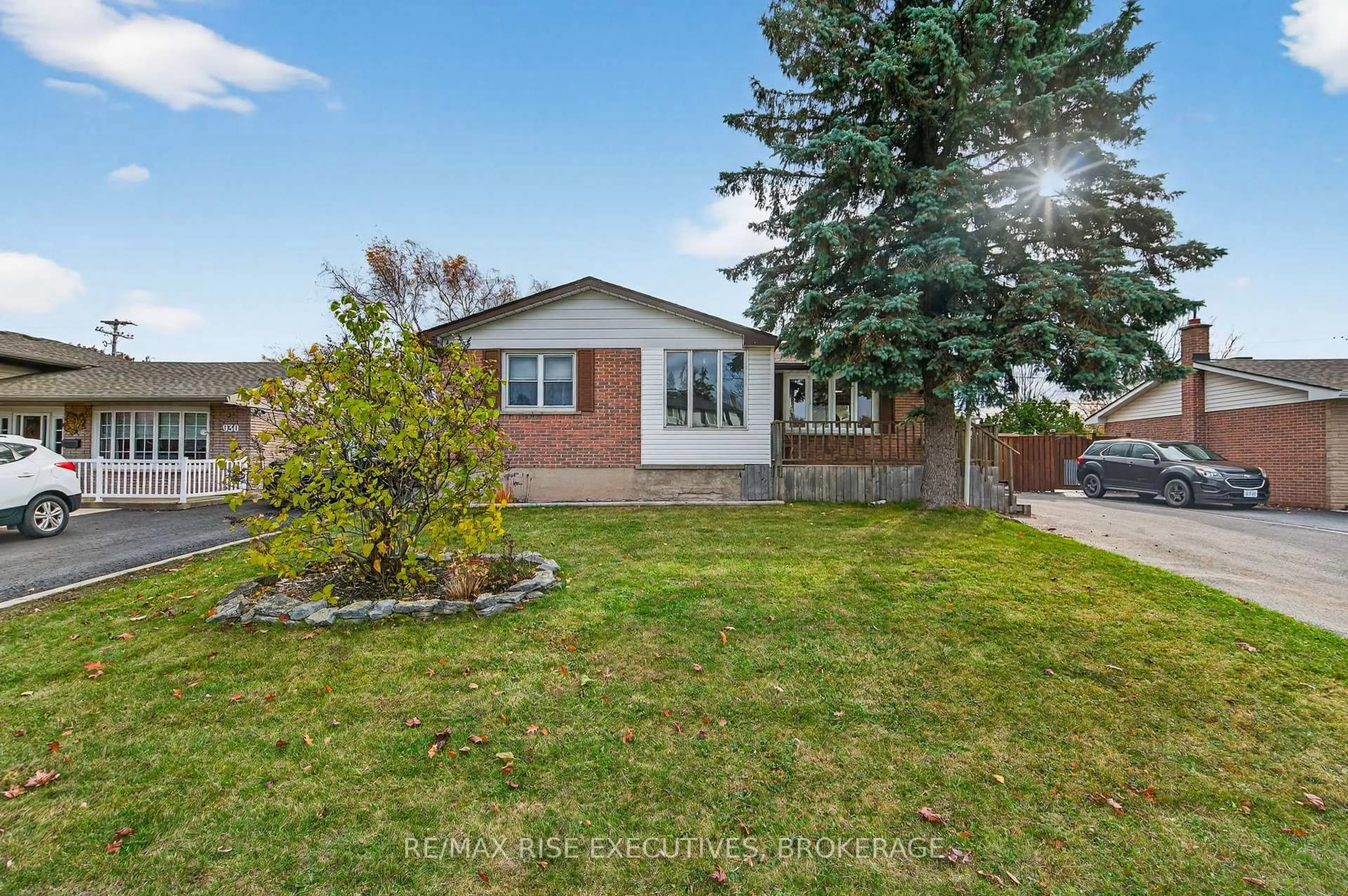 A pic from outside/outdoor area/front of a property/back of a property/a pic from drone, street for 928 Hudson Dr, Kingston Ontario K7M 5K6