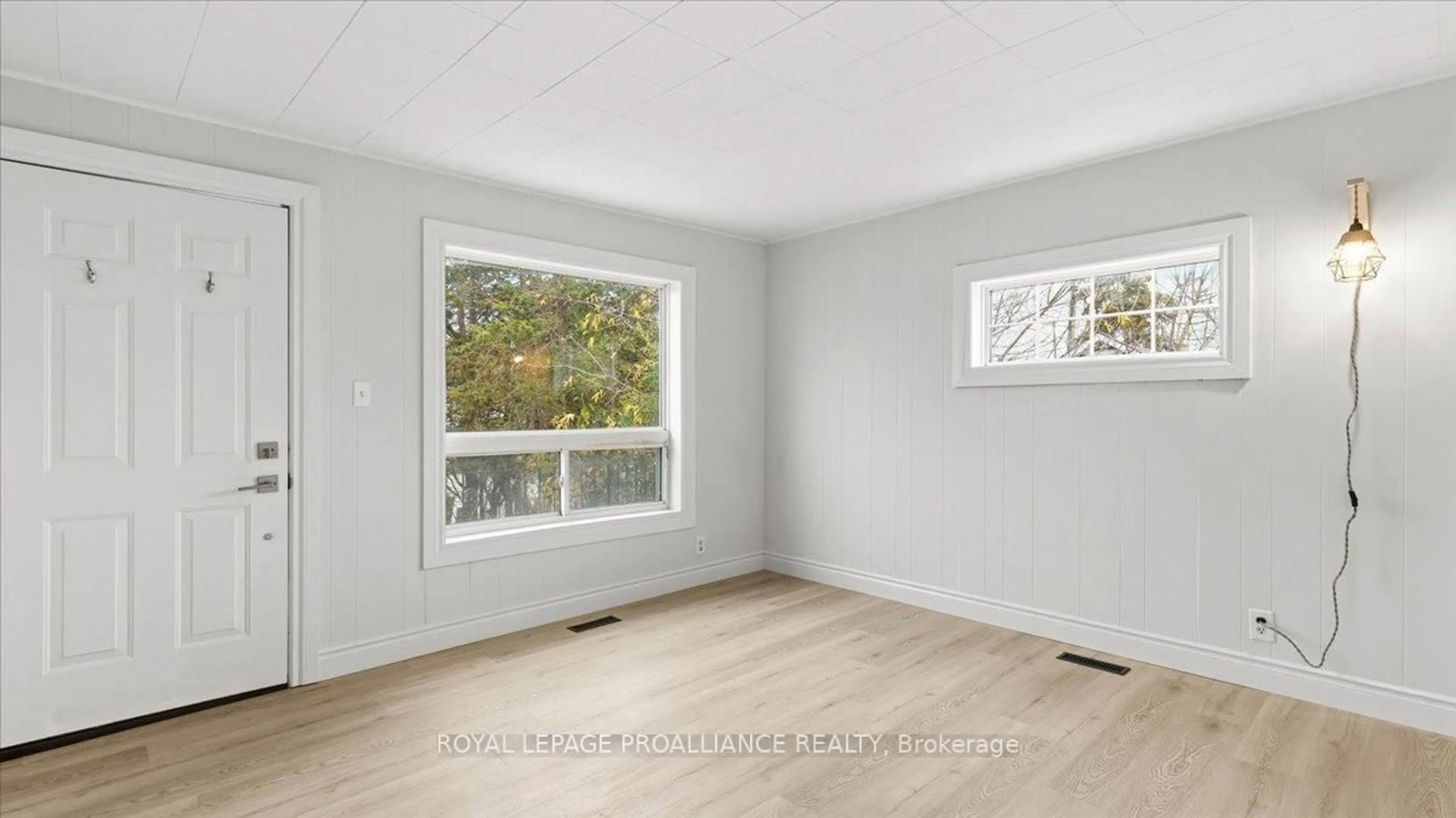 A pic of a room for 260 Sidney St, Quinte West Ontario K8V 2T6