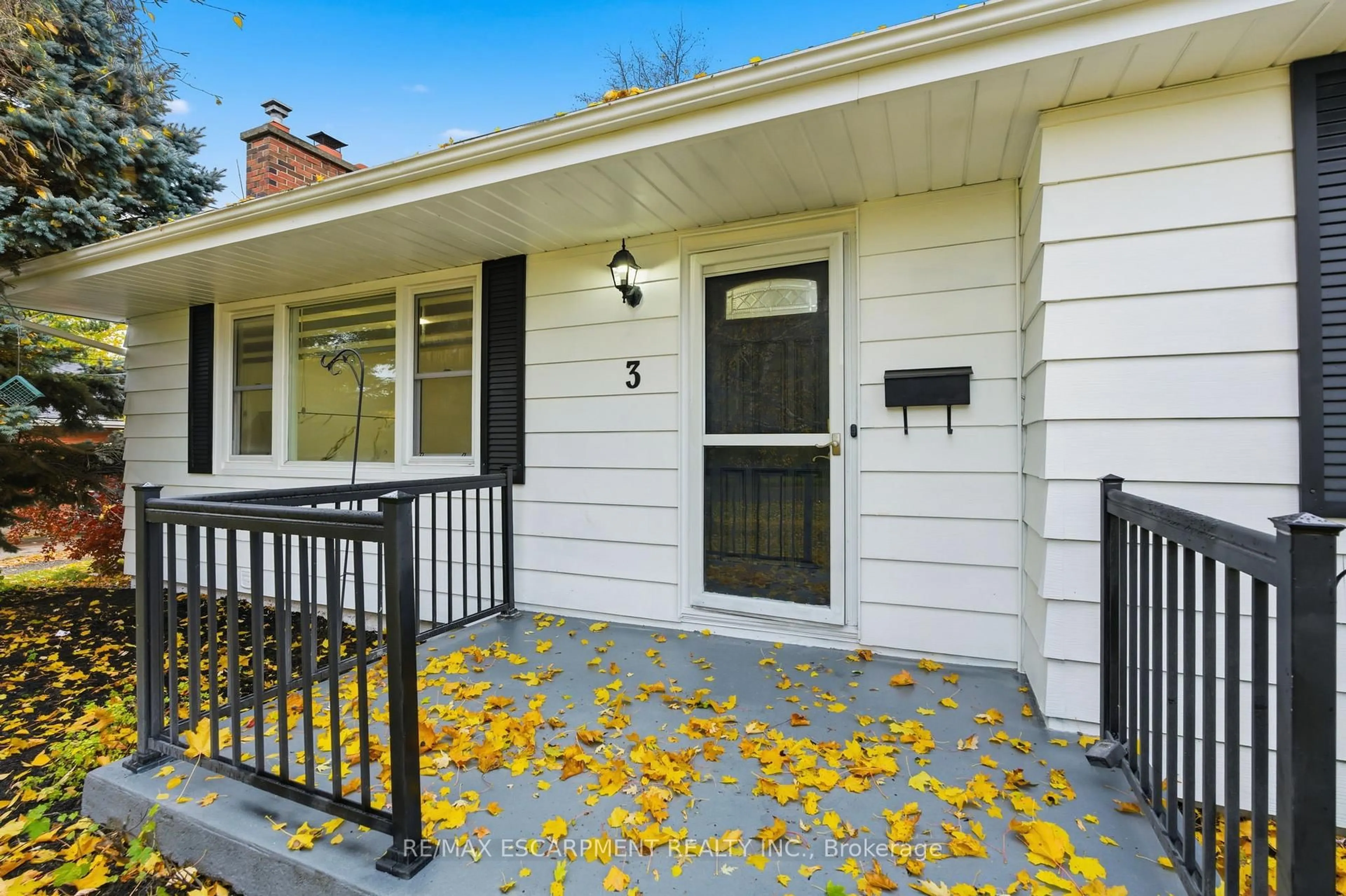 Home with vinyl exterior material, street for 3 Algonquin Ave, Hamilton Ontario L9H 7K9