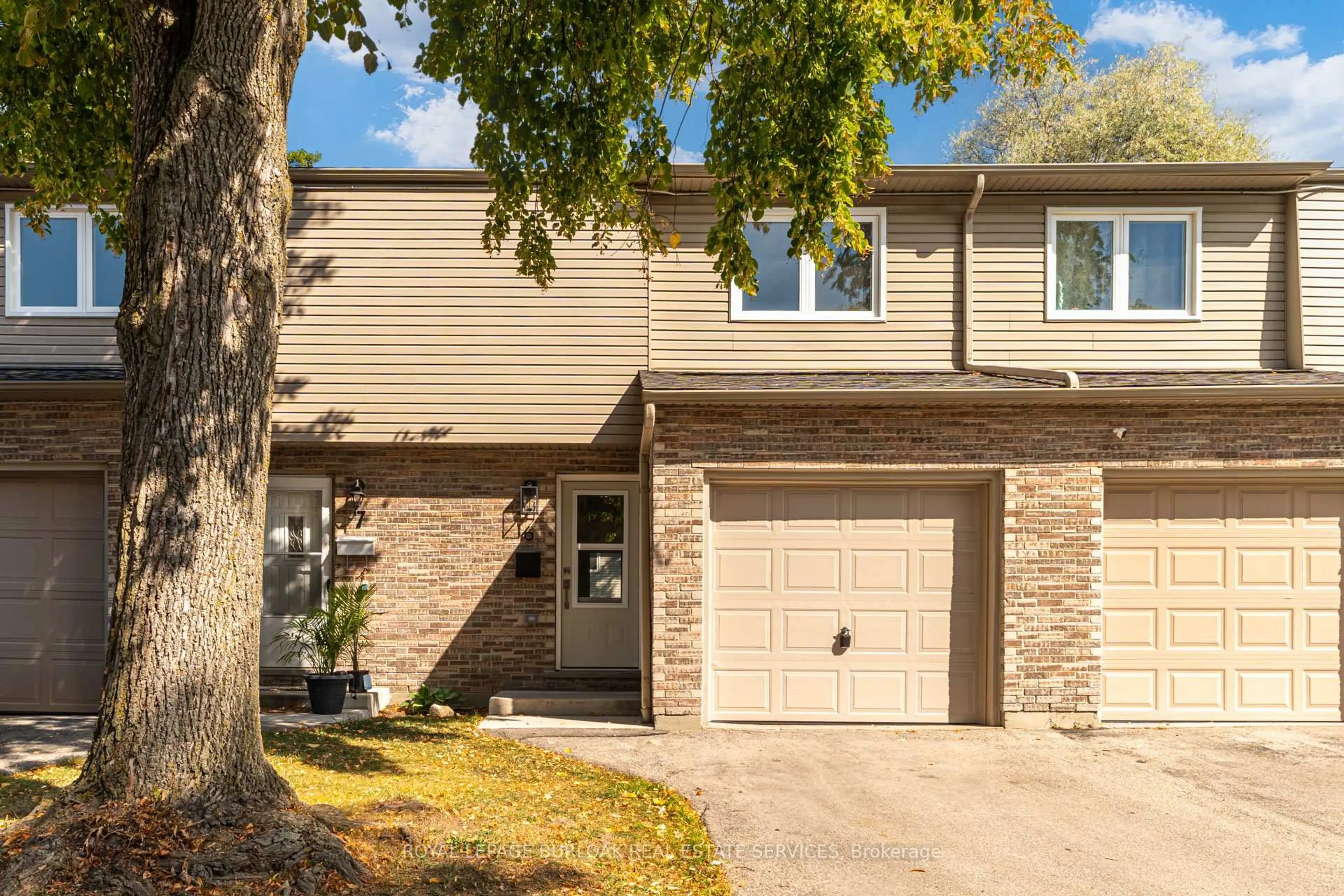 Home with brick exterior material, street for 1396 Upper Ottawa St #6, Hamilton Ontario L8W 1R1