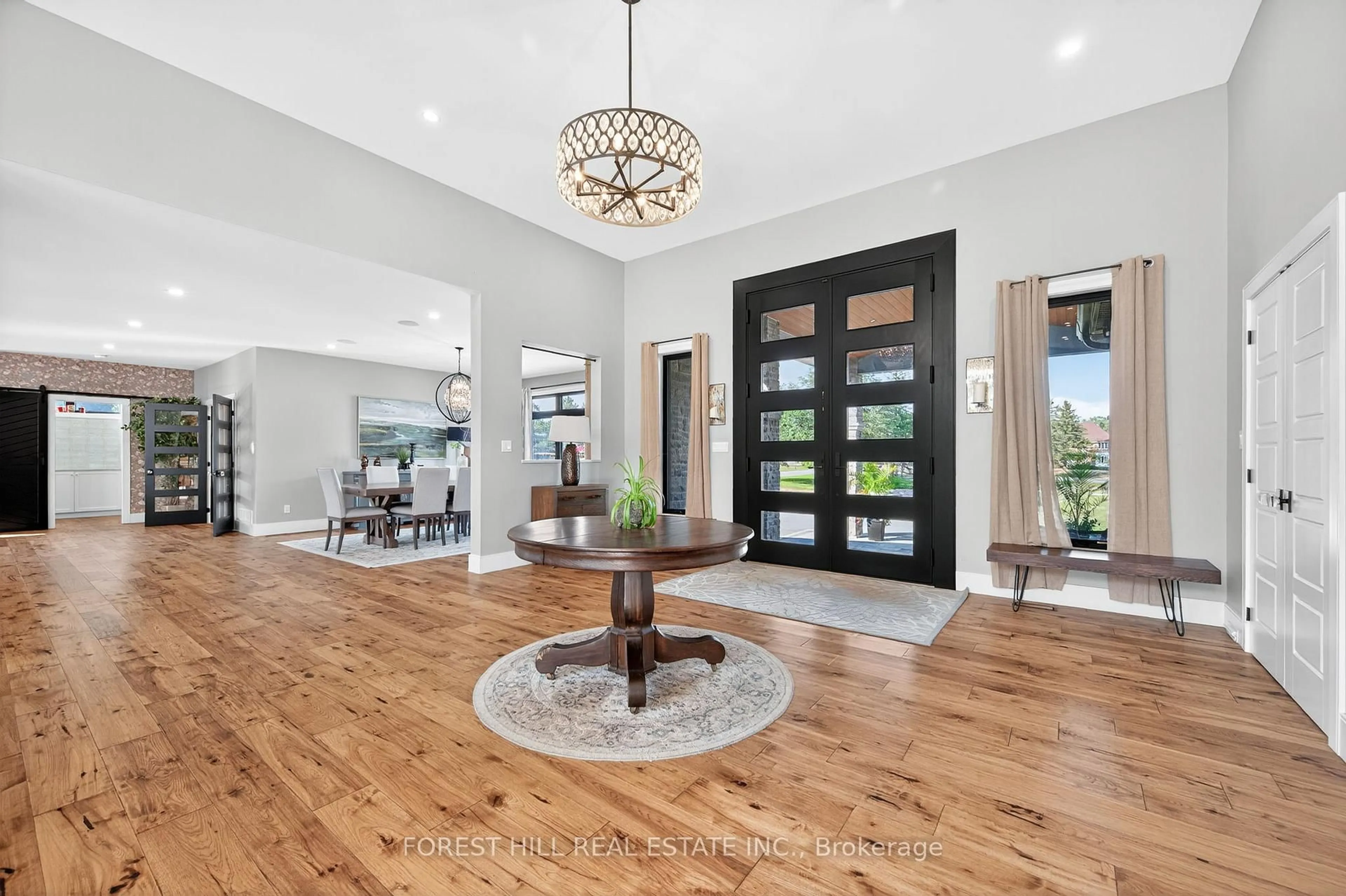 Indoor entryway for 1308 County Road 40, Ingleside Ontario K8V 5P4